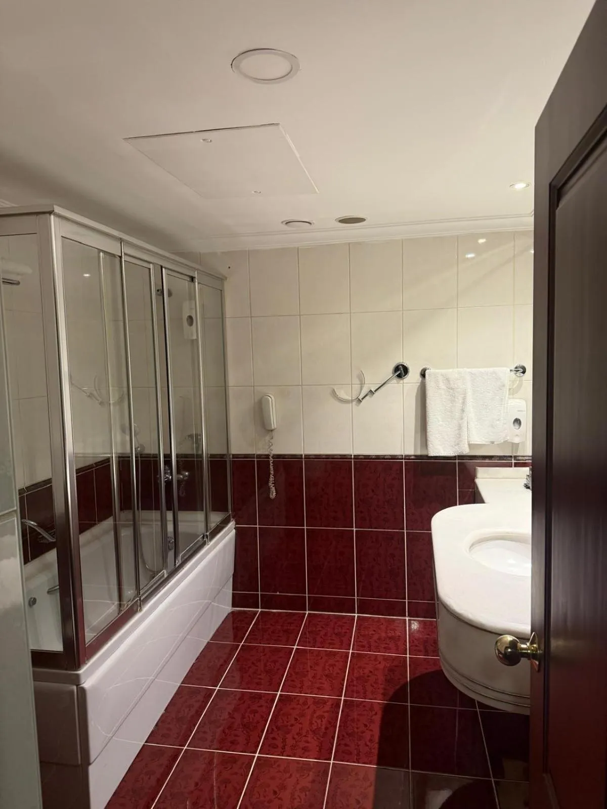 Akar International Hotel