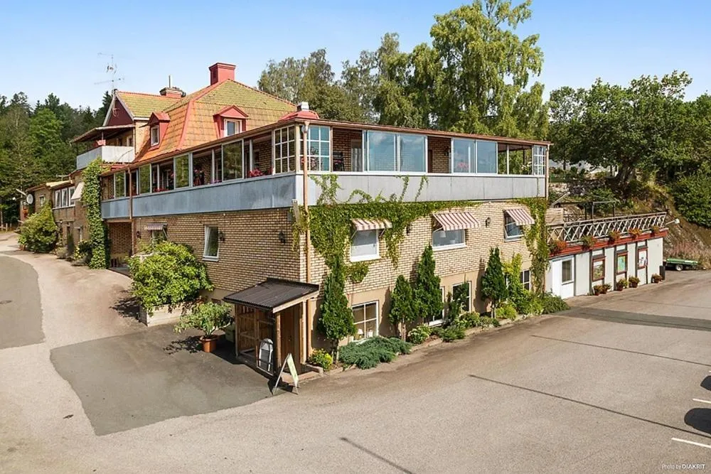 Property building in Hotell Paradis