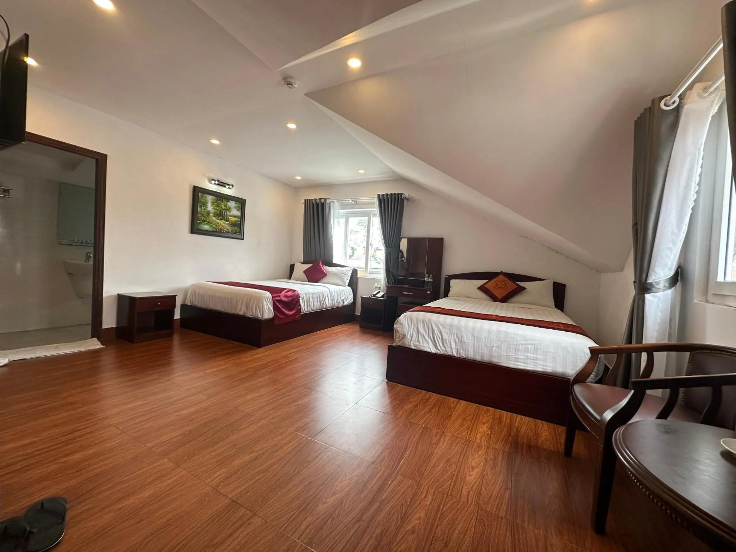 Bed in White Horse Dalat Hotel