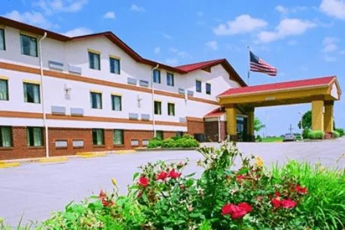 Property building in Americas Best Value Inn St. Louis / South