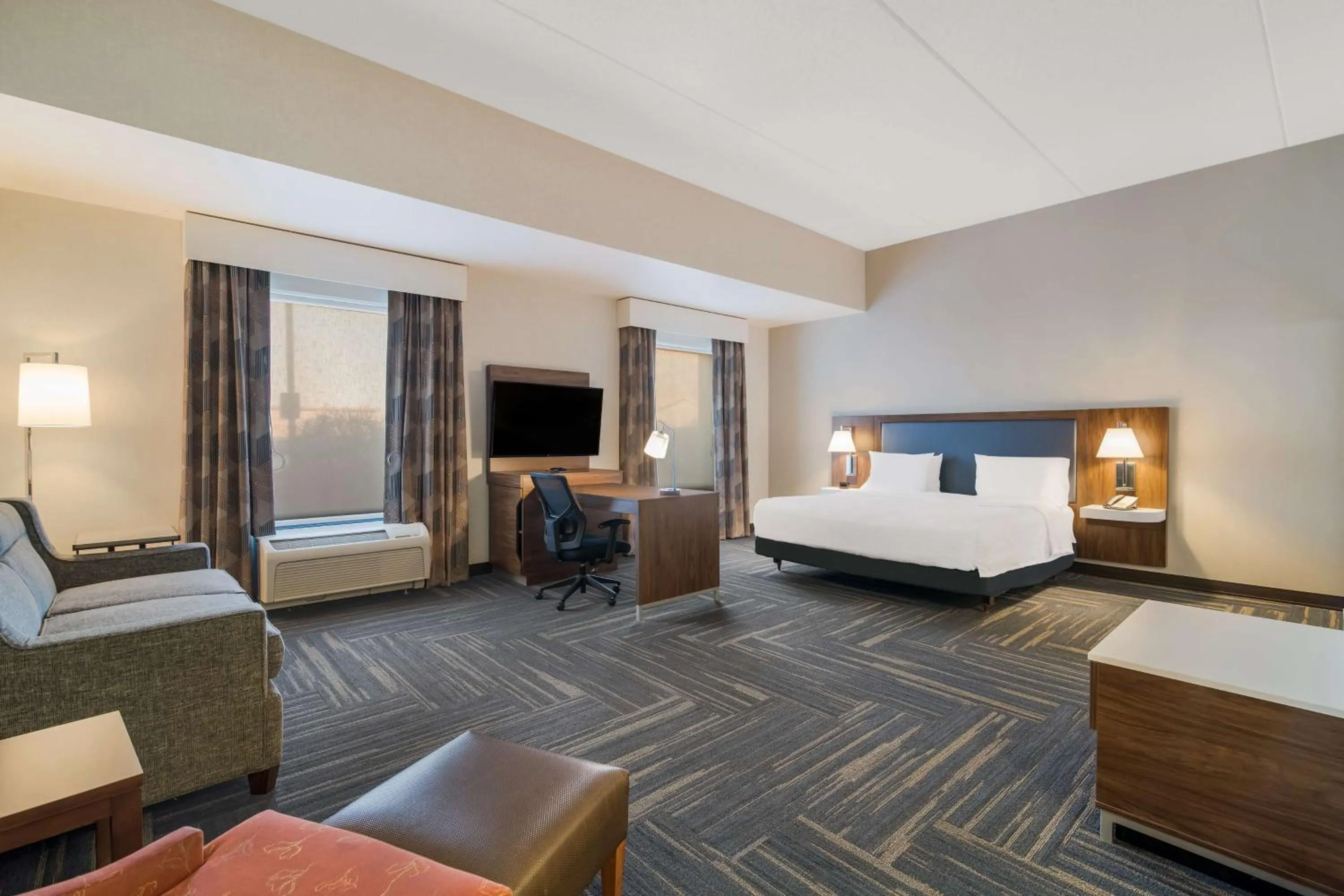 Bedroom, Bed in Hampton Inn & Suites Plattsburgh