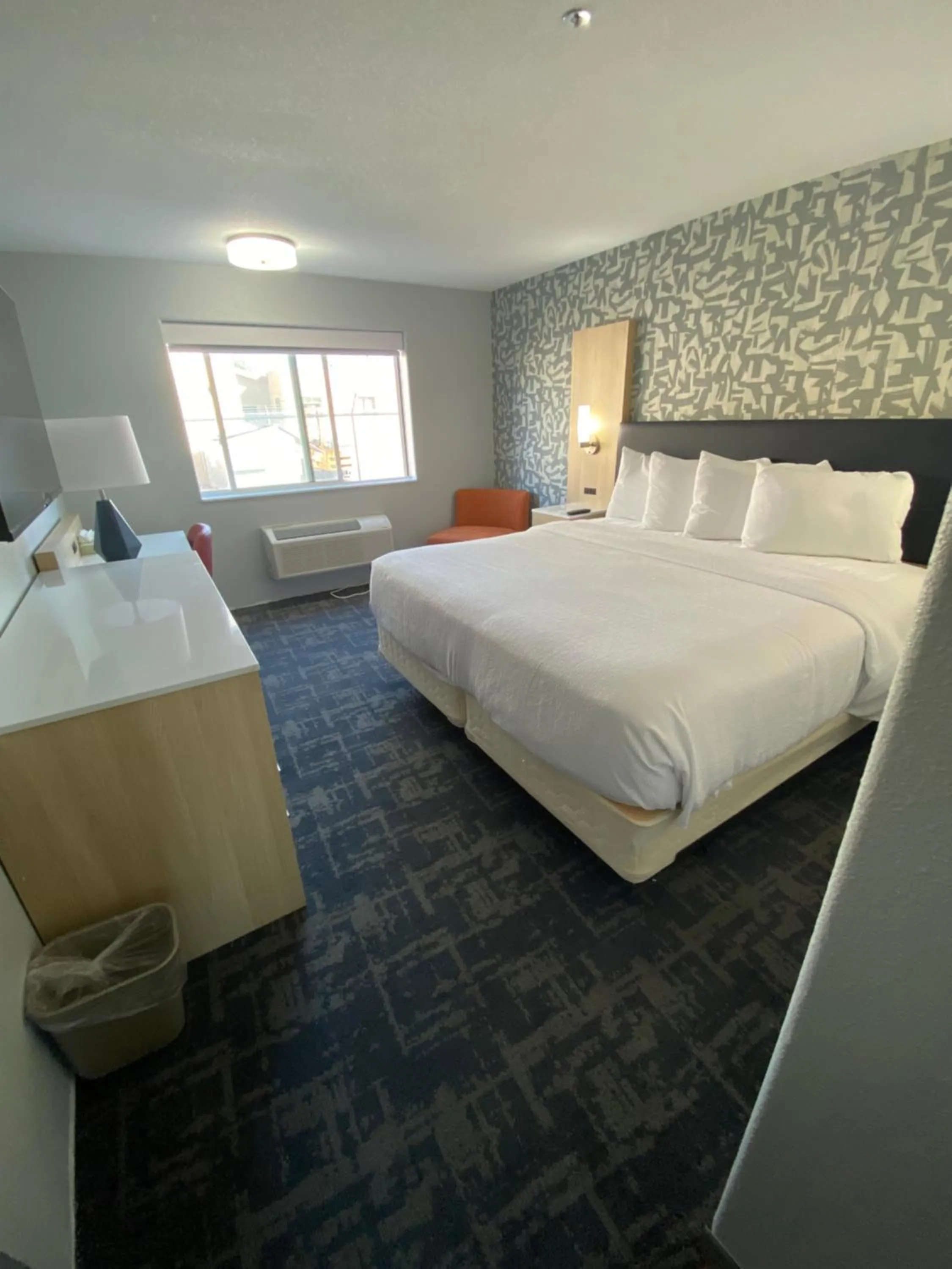 Bed in Best Western Montrose Inn