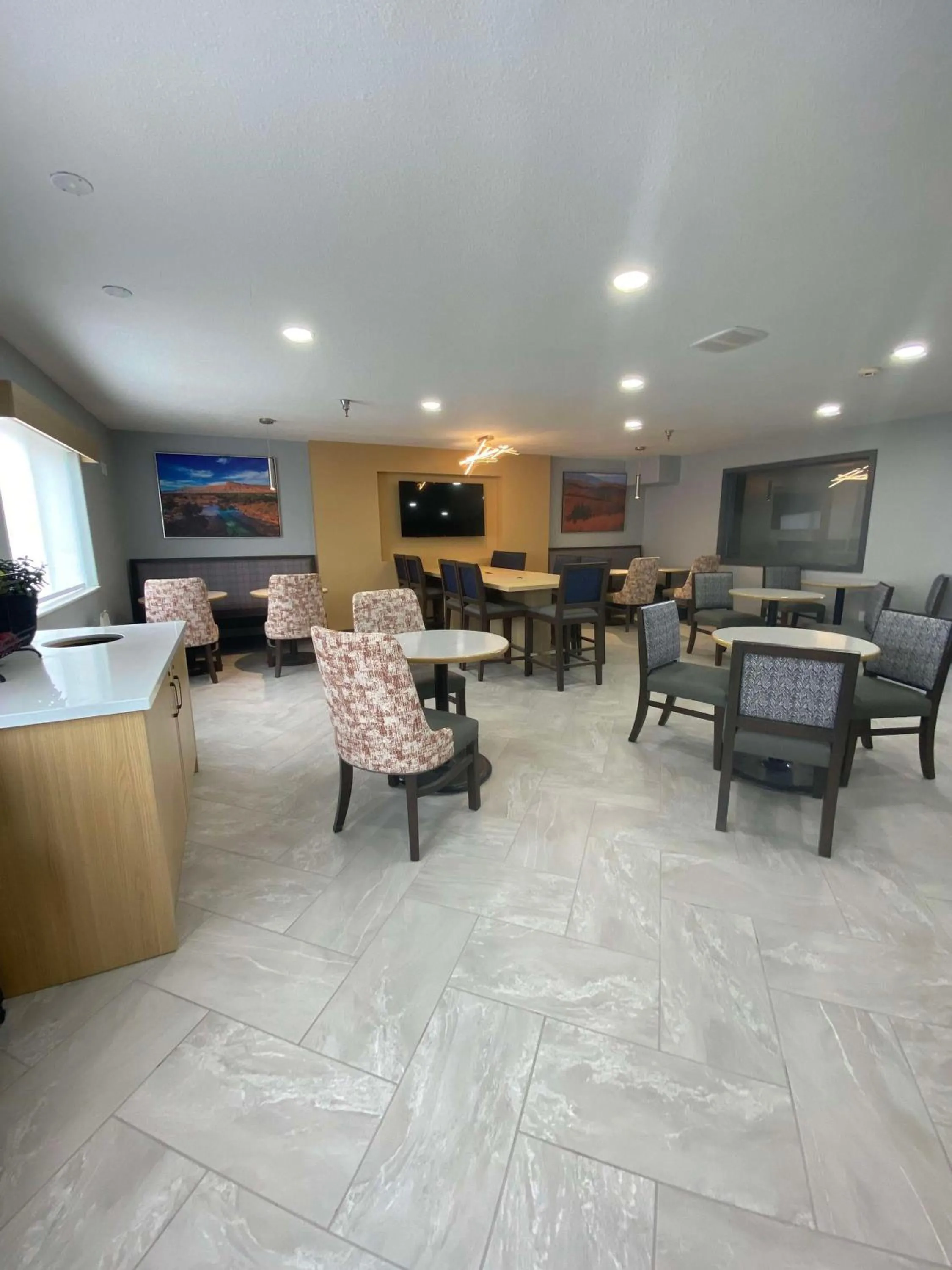 Breakfast in Best Western Montrose Inn