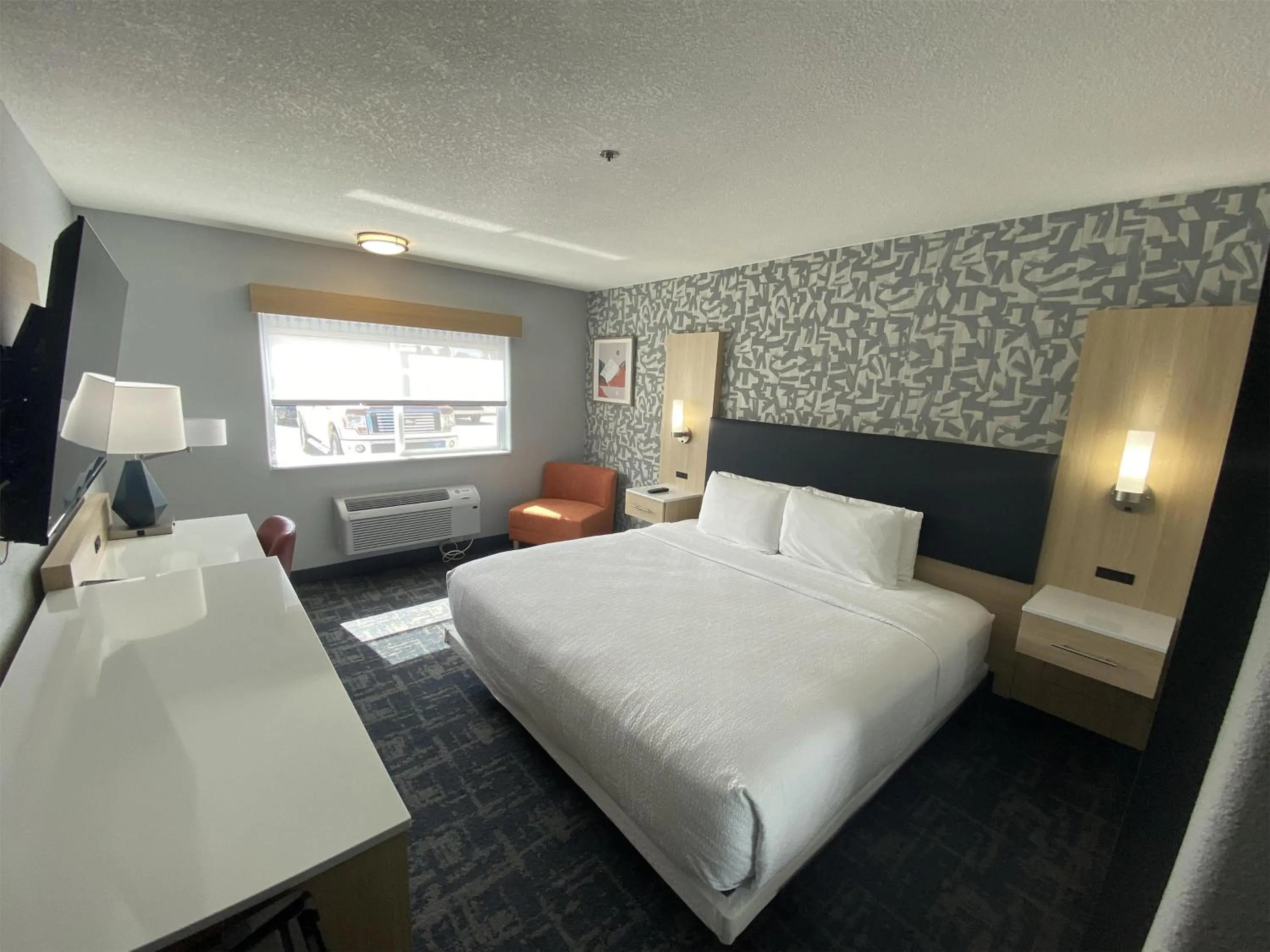 Bedroom, Bed in Best Western Montrose Inn