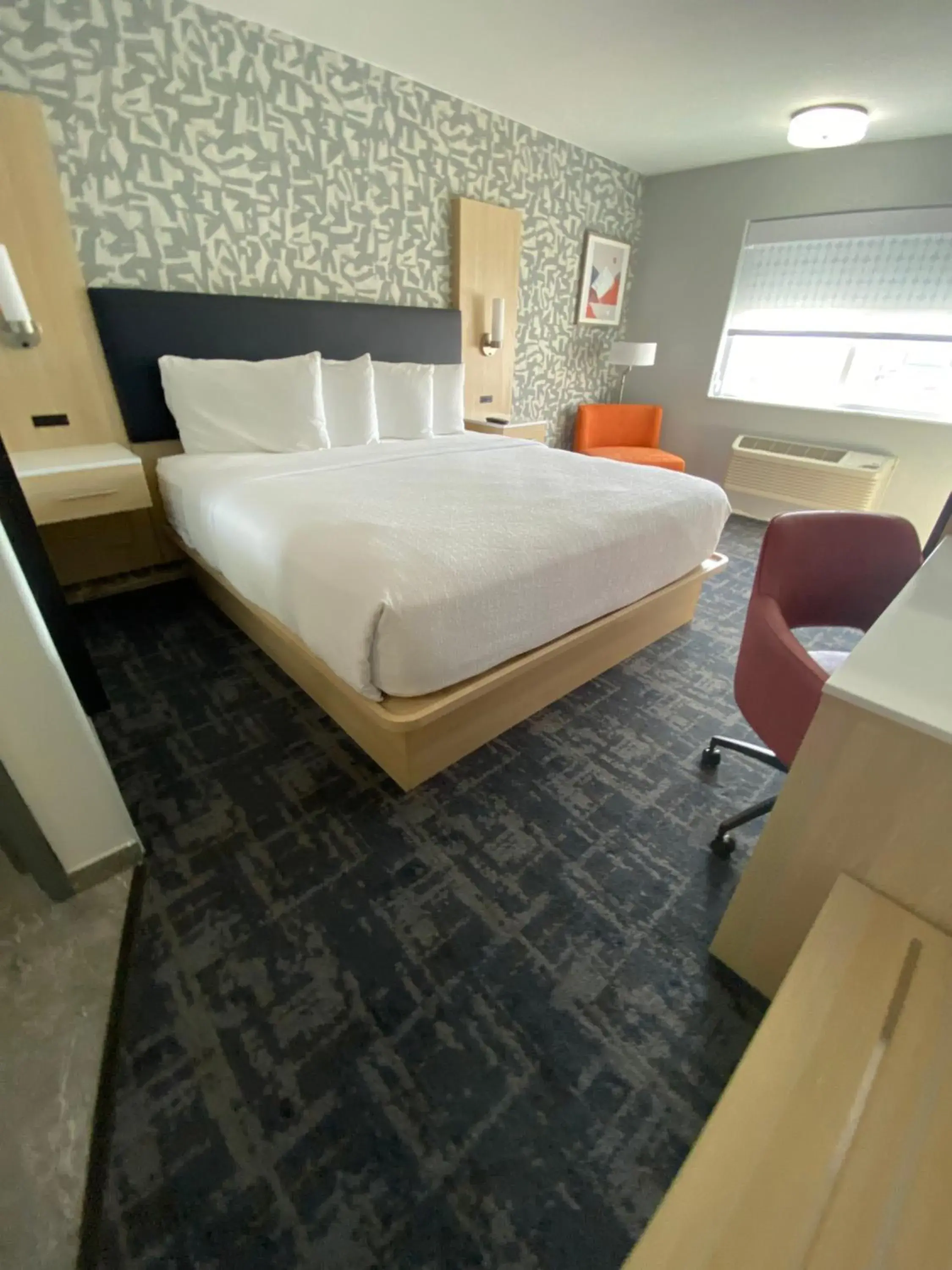 King Room in Stay Wise Inns of Montrose King Room in Stay Wise Inns of Montrose