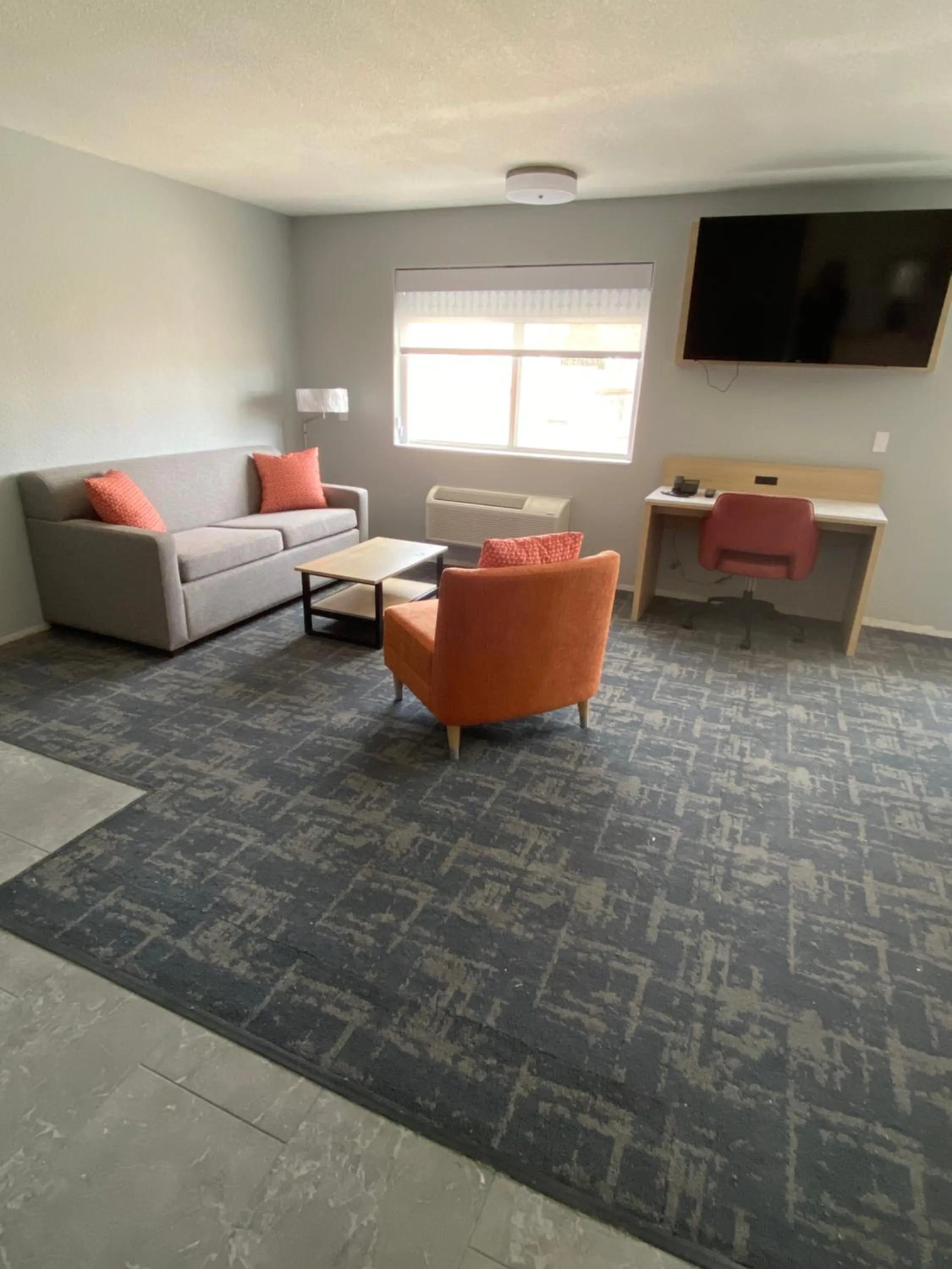 TV and multimedia in Best Western Montrose Inn