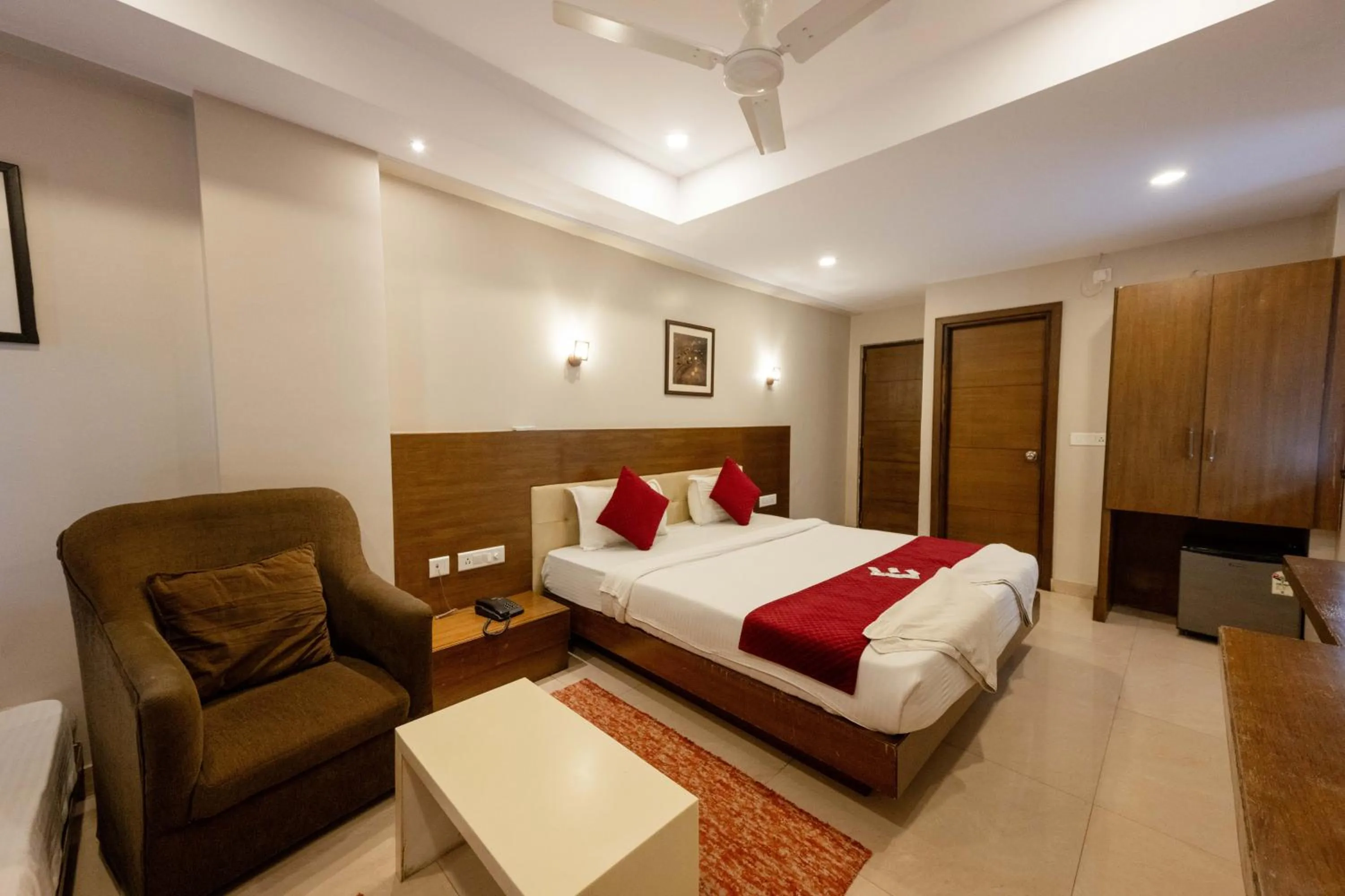 Photo of the whole room, Bed in REGALIA INN &SUITES