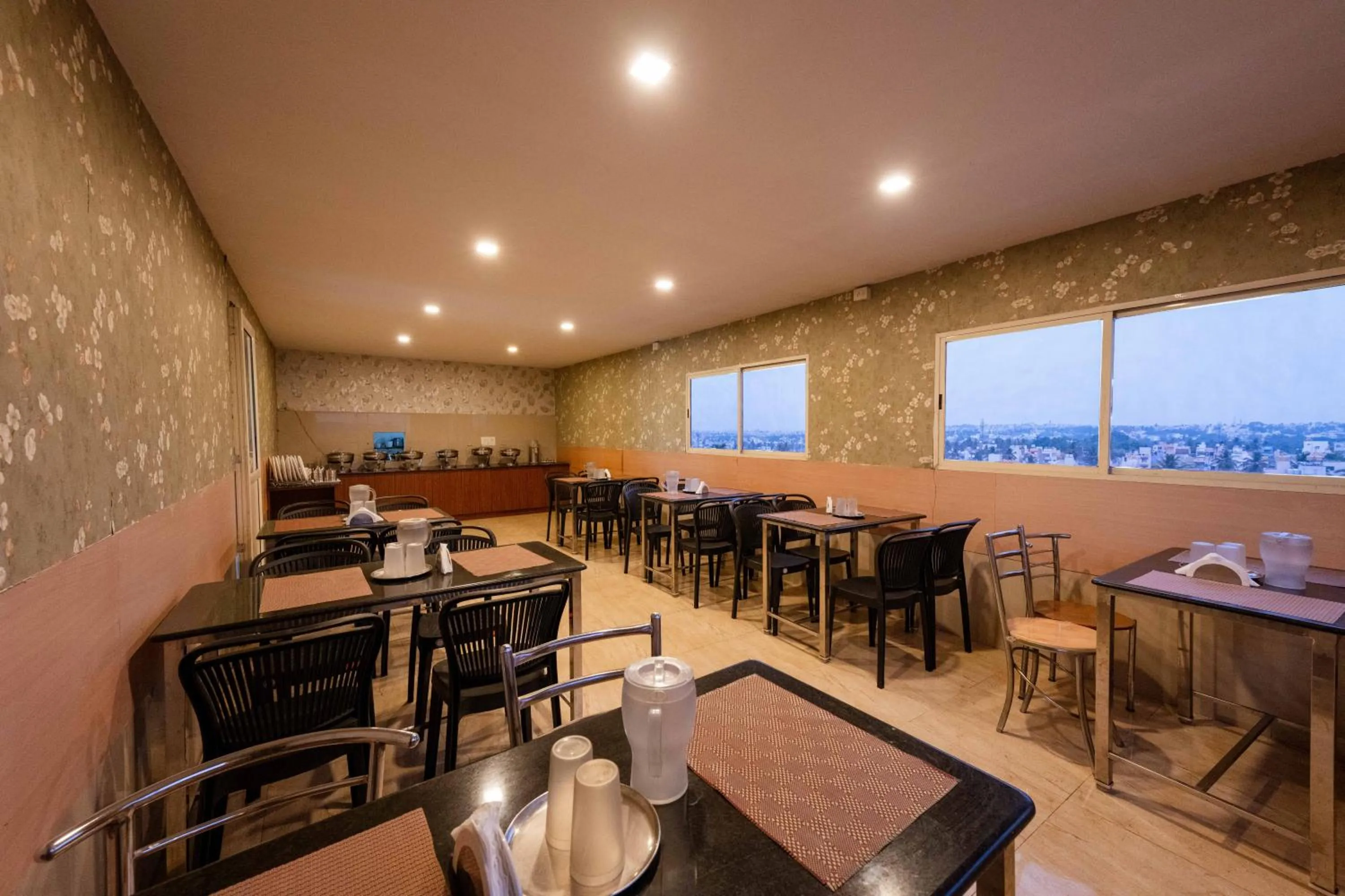 Restaurant/places to eat in REGALIA INN &SUITES