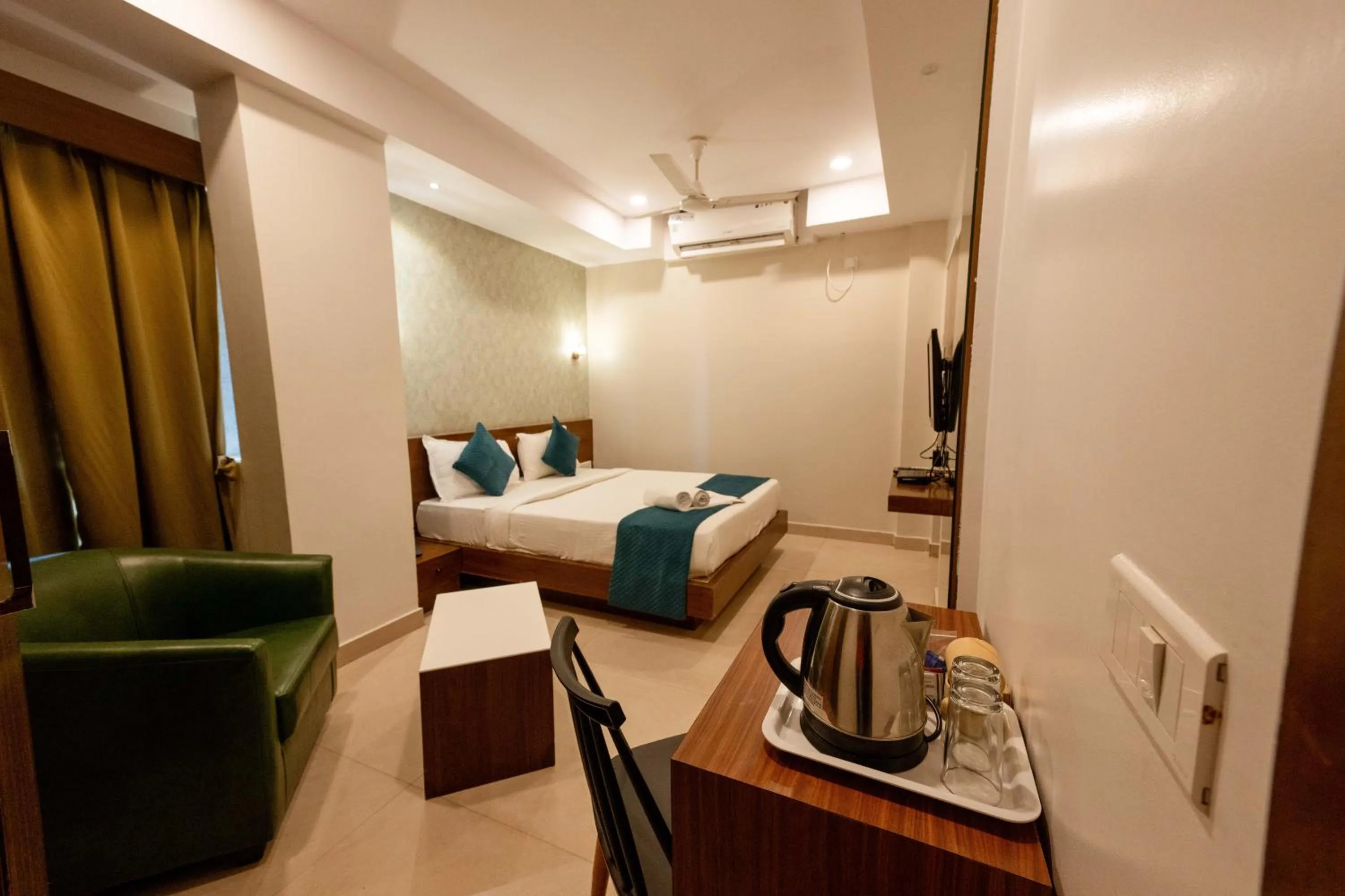 Bedroom, Bed in REGALIA INN &SUITES