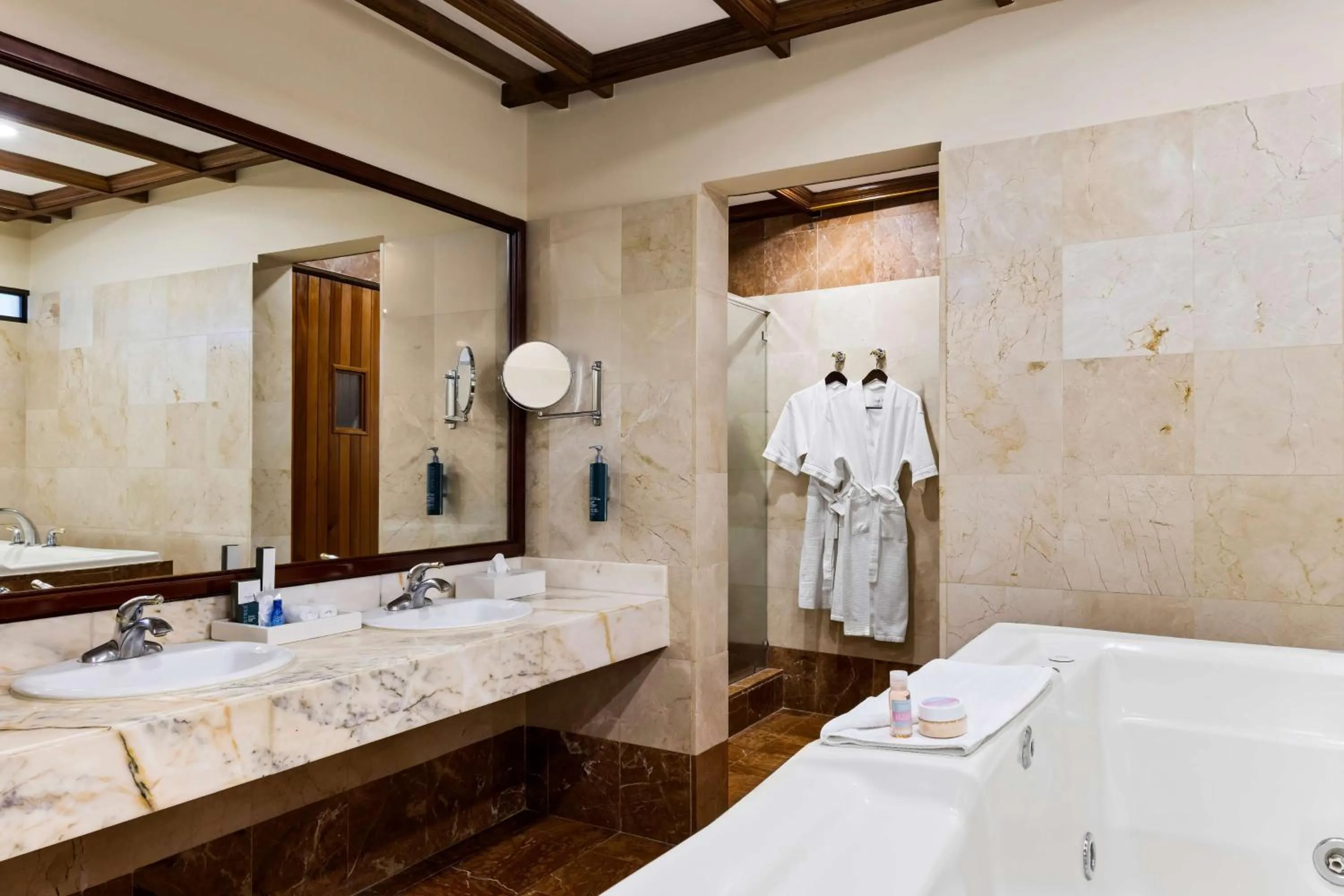 Bathroom in Hilton Cariari DoubleTree San Jose - Costa Rica