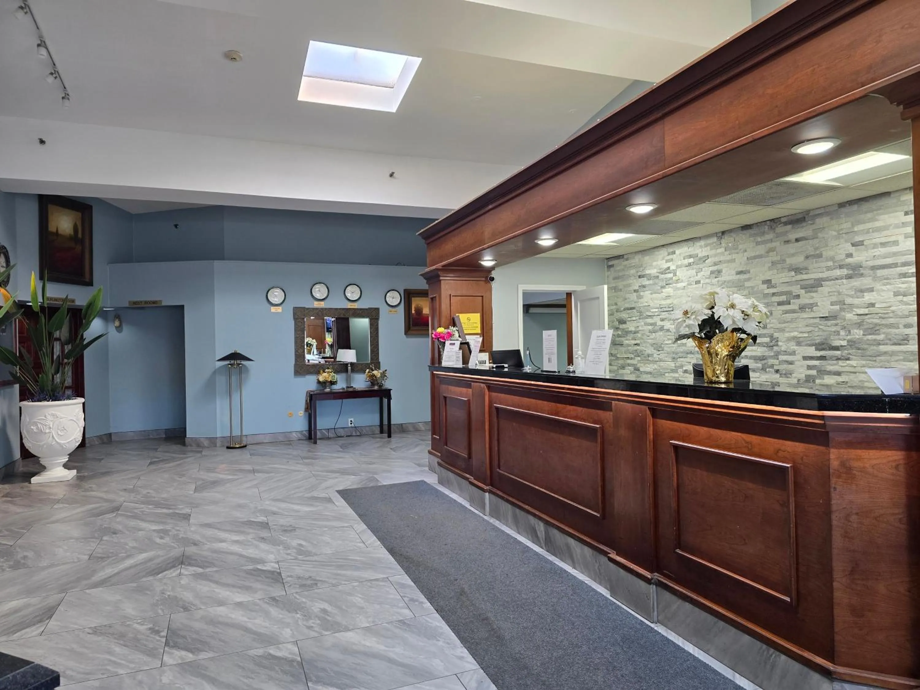 Lobby or reception in Town Inn