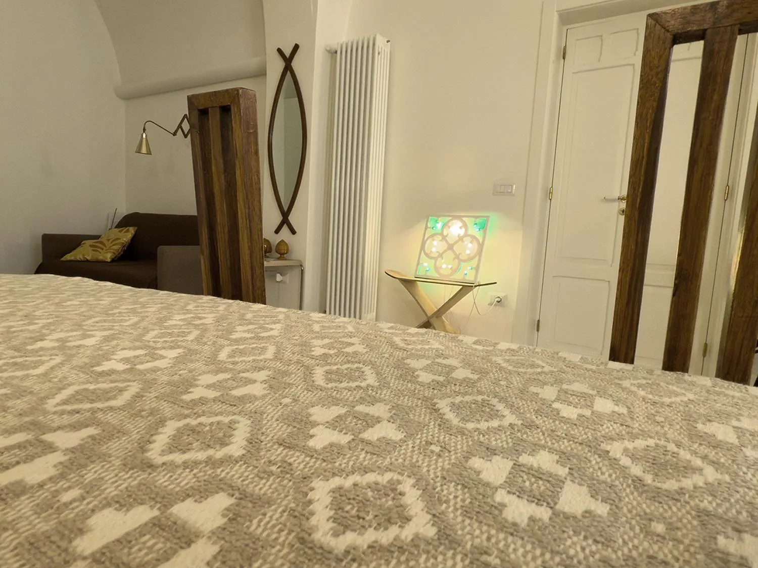 Decorative detail, Bed in Ai Sottani B&B Deluxe Suite