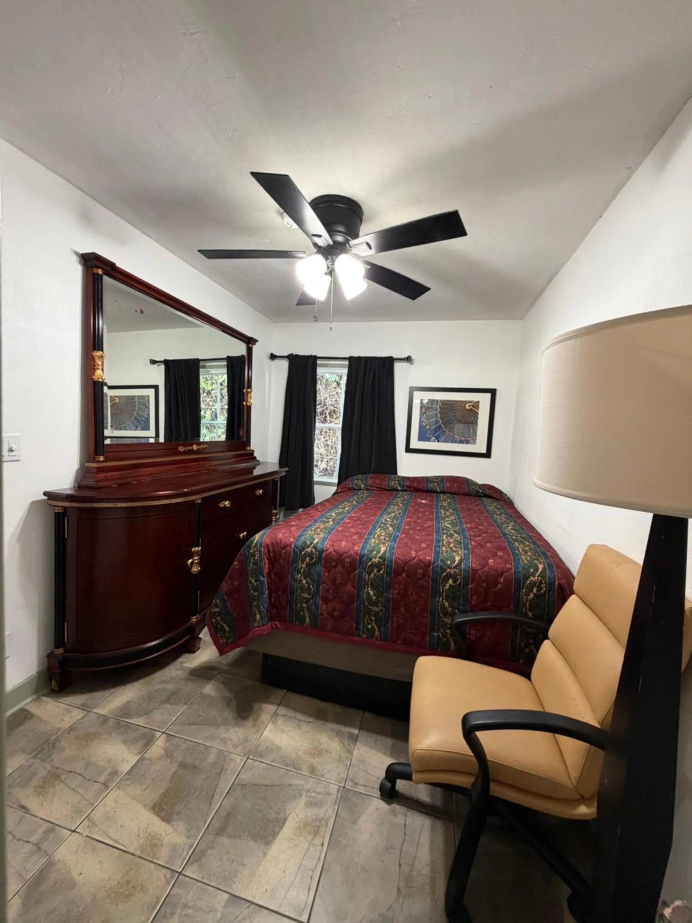 Bed in Mission Bell Motel