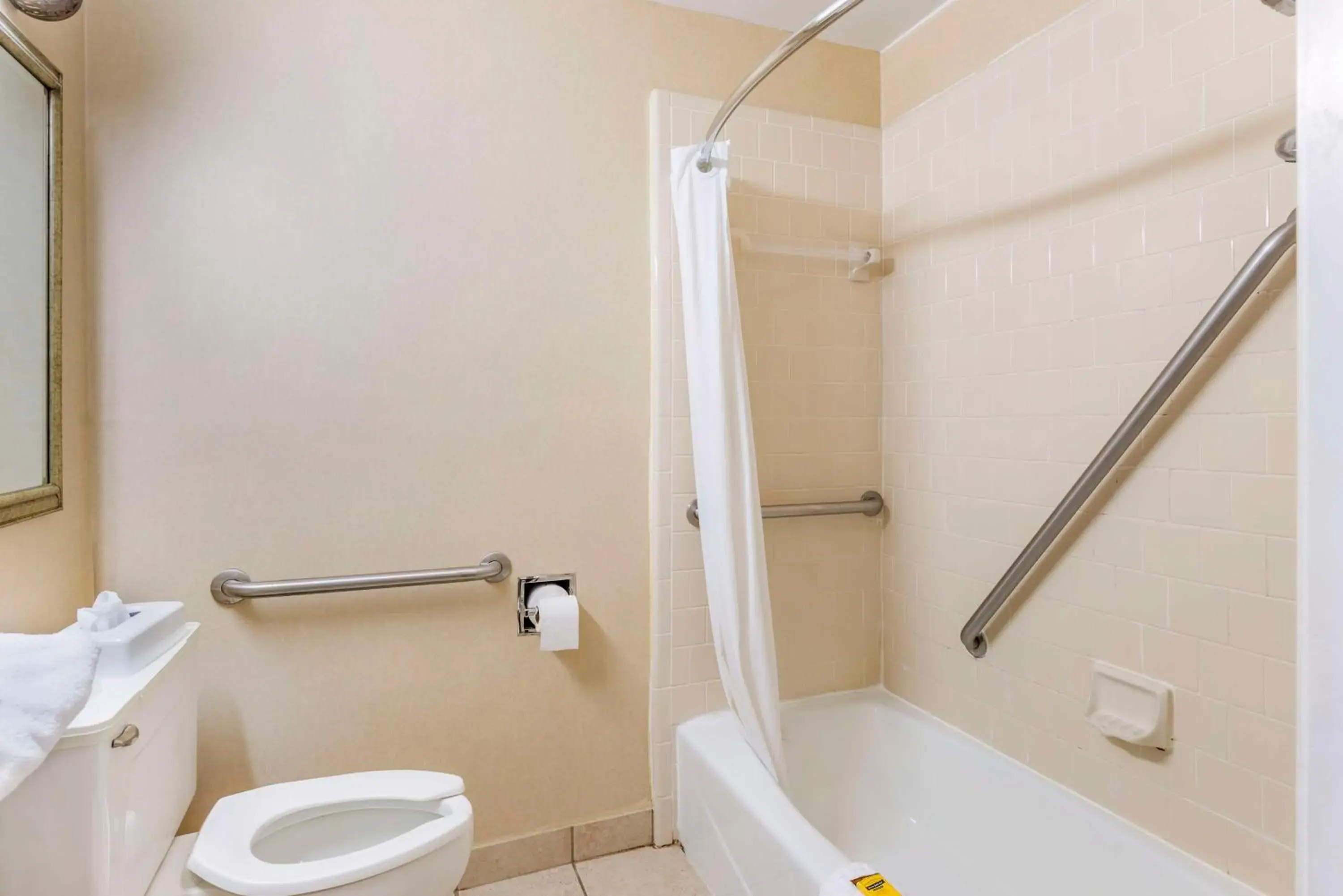 King Room - Disability Access in Best Western PLUS Governor's Inn Richmond King Room - Disability Access in Best Western PLUS Governor's Inn Richmond