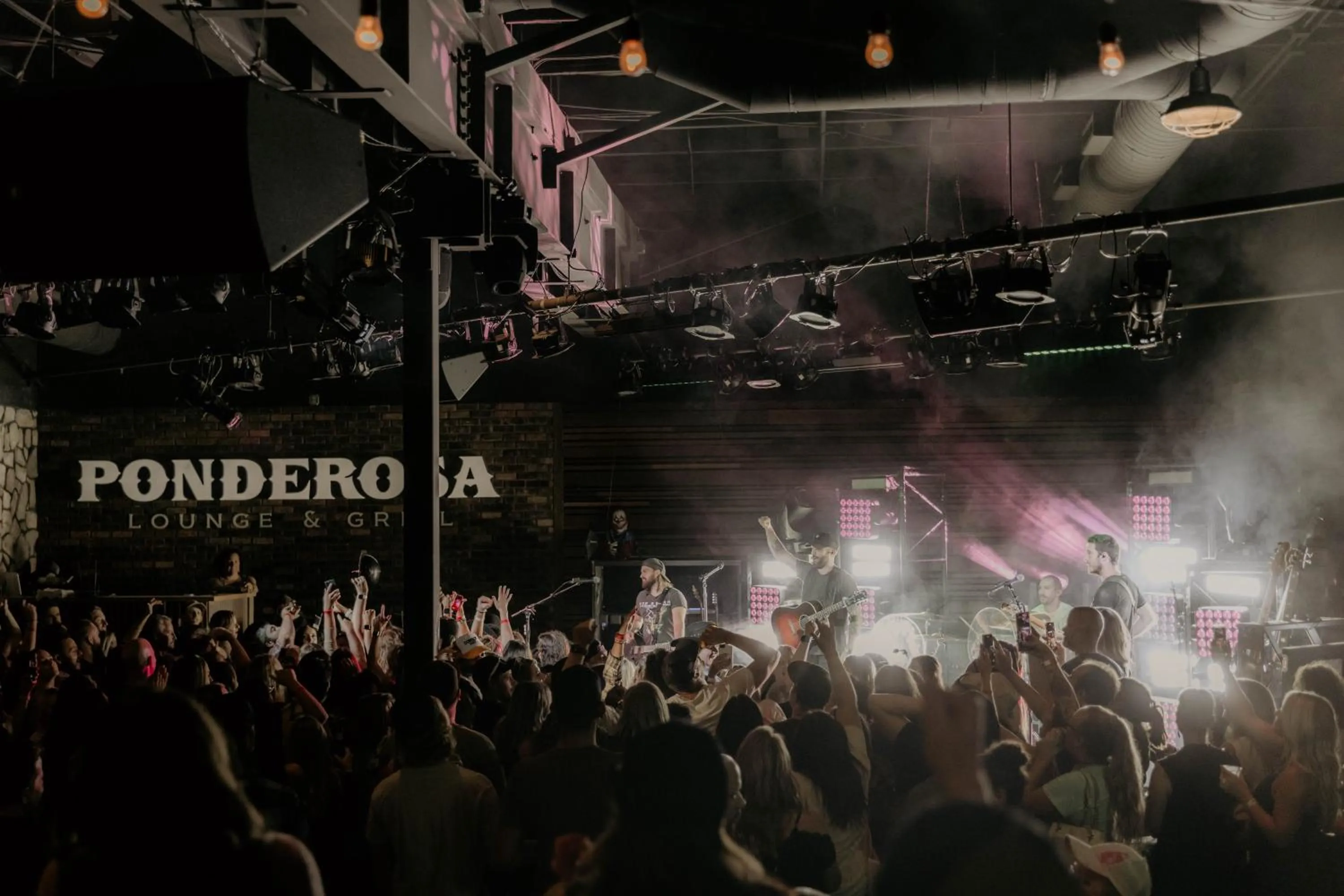 Entertainment in The Portlander Inn and Marketplace