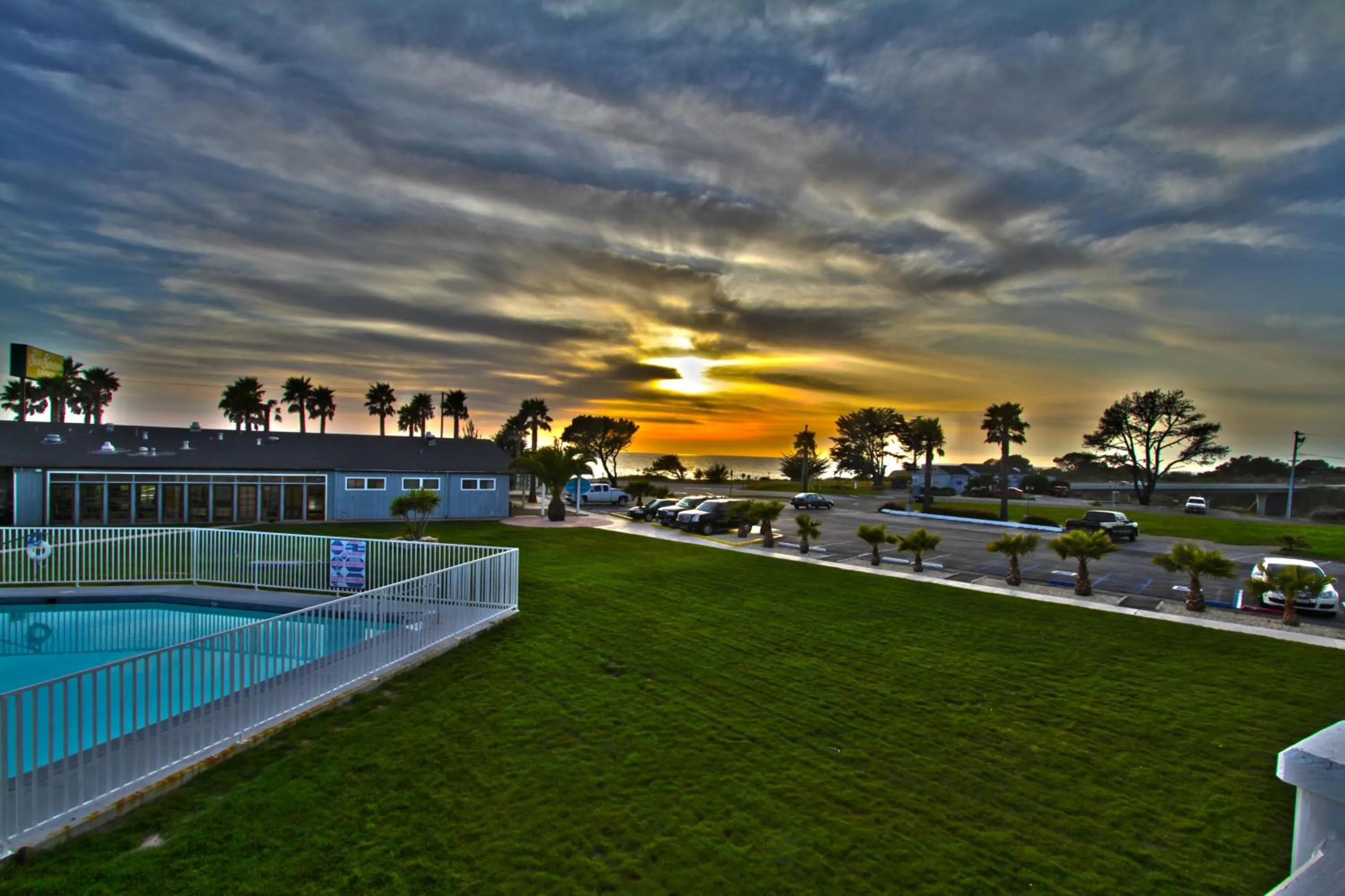 Facade/entrance in San Simeon Lodge