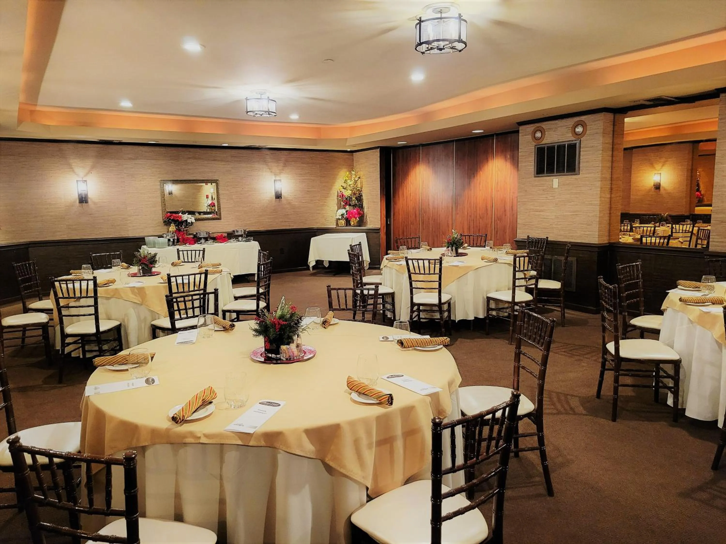 Meeting/conference room in Altland House Inn & Suites
