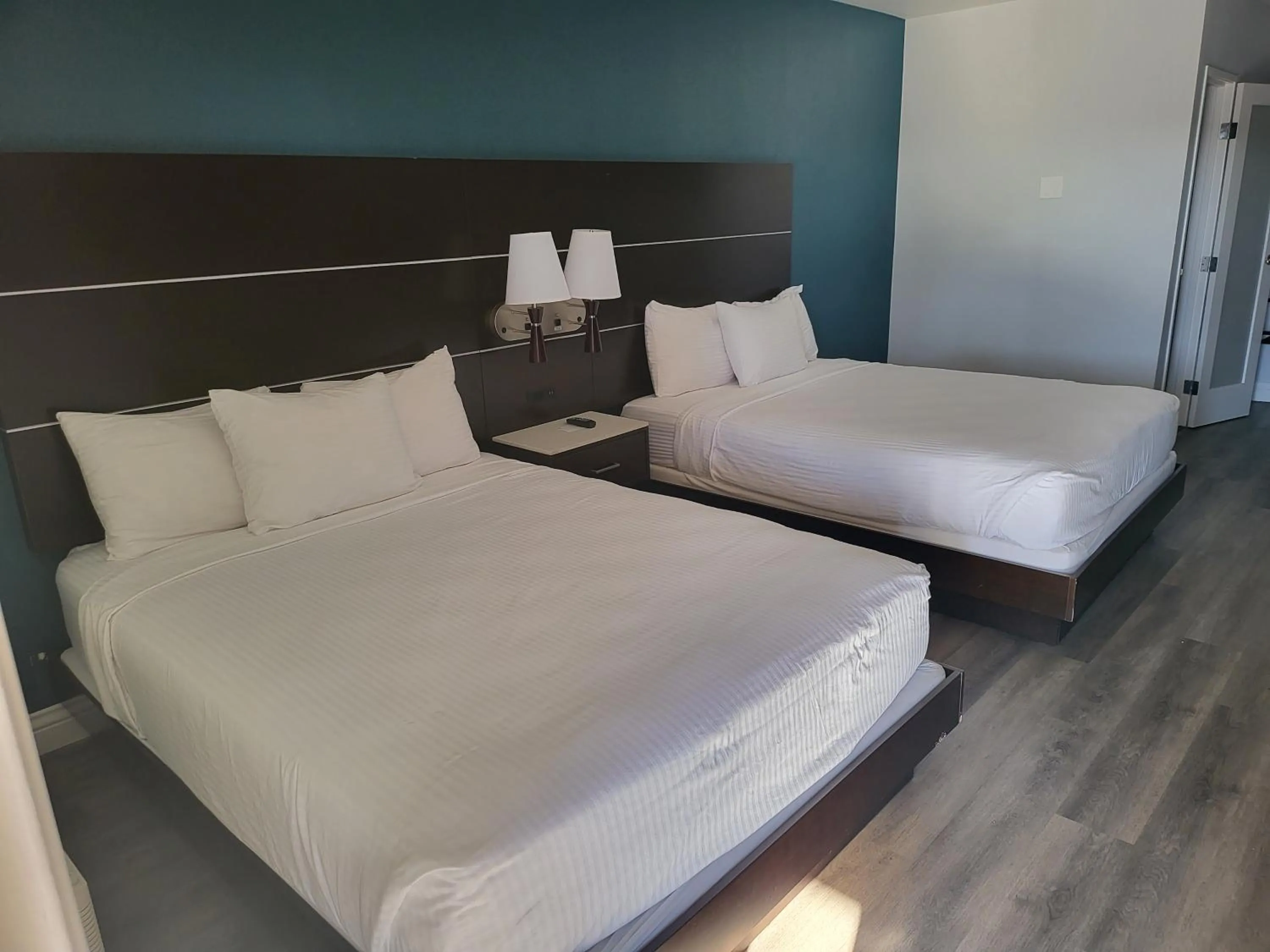 Bedroom, Bed in Motel 6 Vallejo, CA - Napa Valley