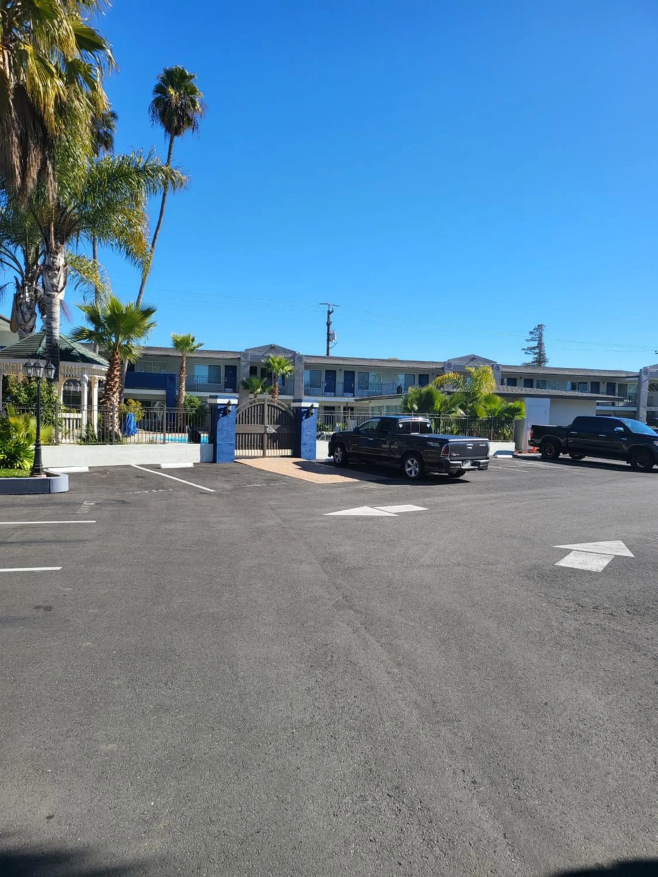 Parking in Motel 6 Vallejo, CA - Napa Valley