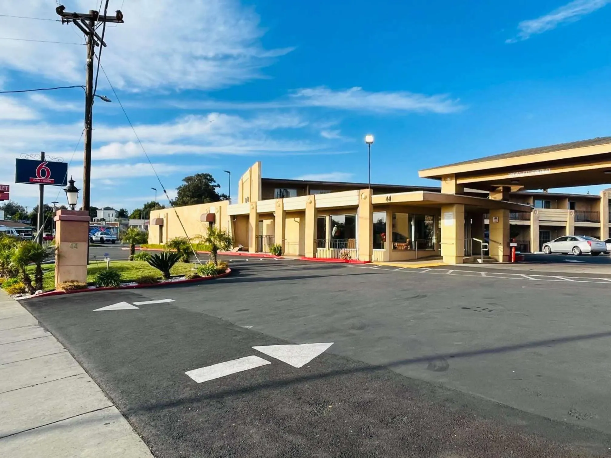 Property building in Motel 6 Vallejo, CA - Napa Valley