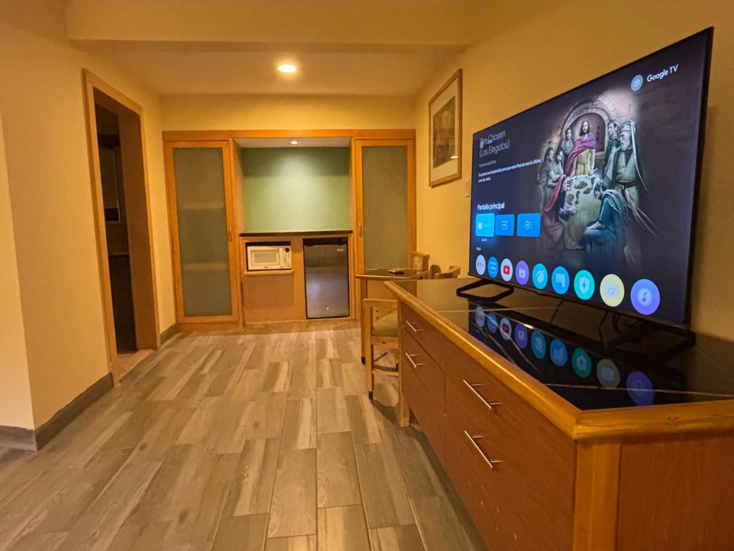 TV and multimedia in Hotel Colonial Ciudad Juarez