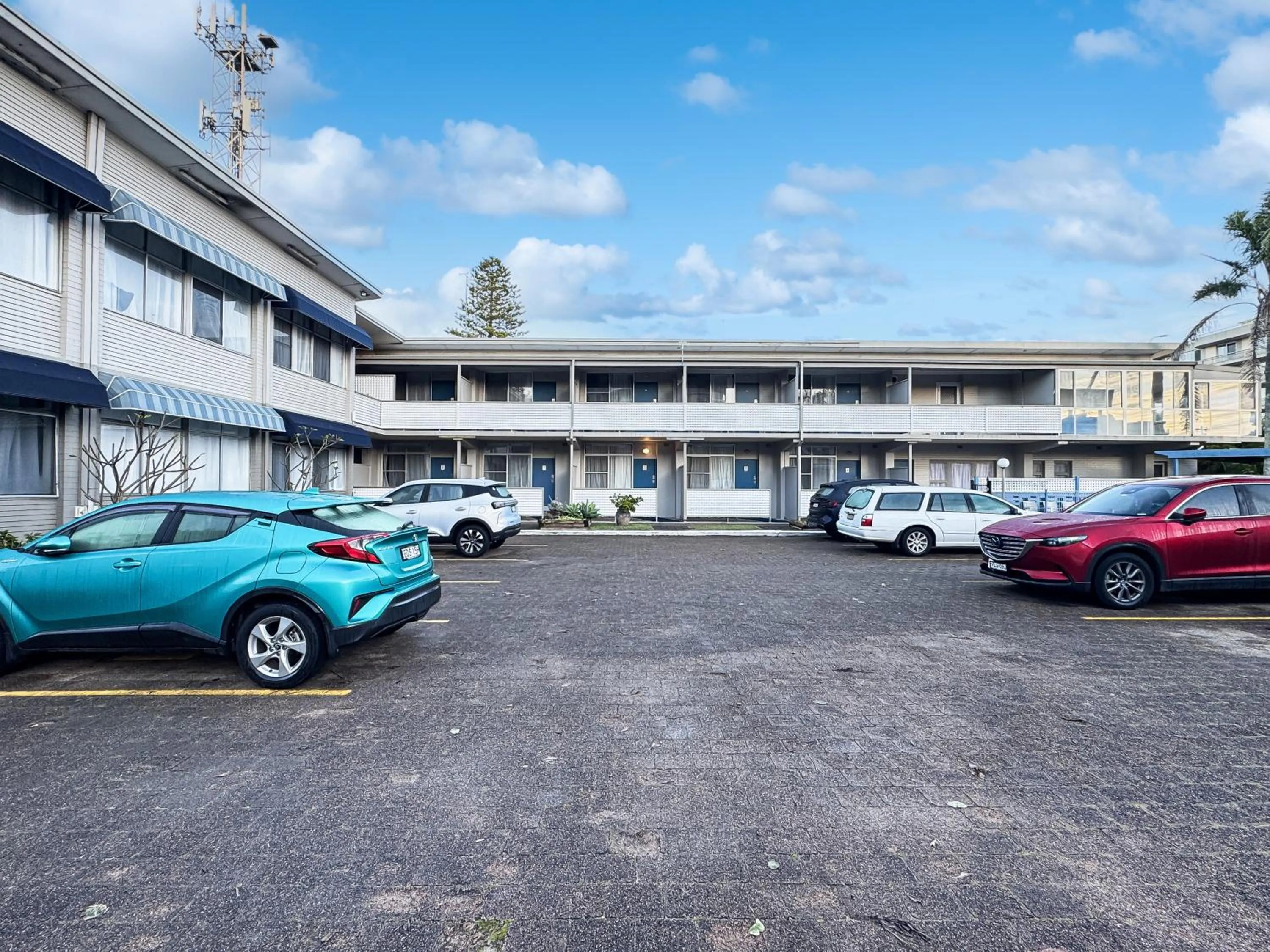Parking in Golden Sands Motor Inn