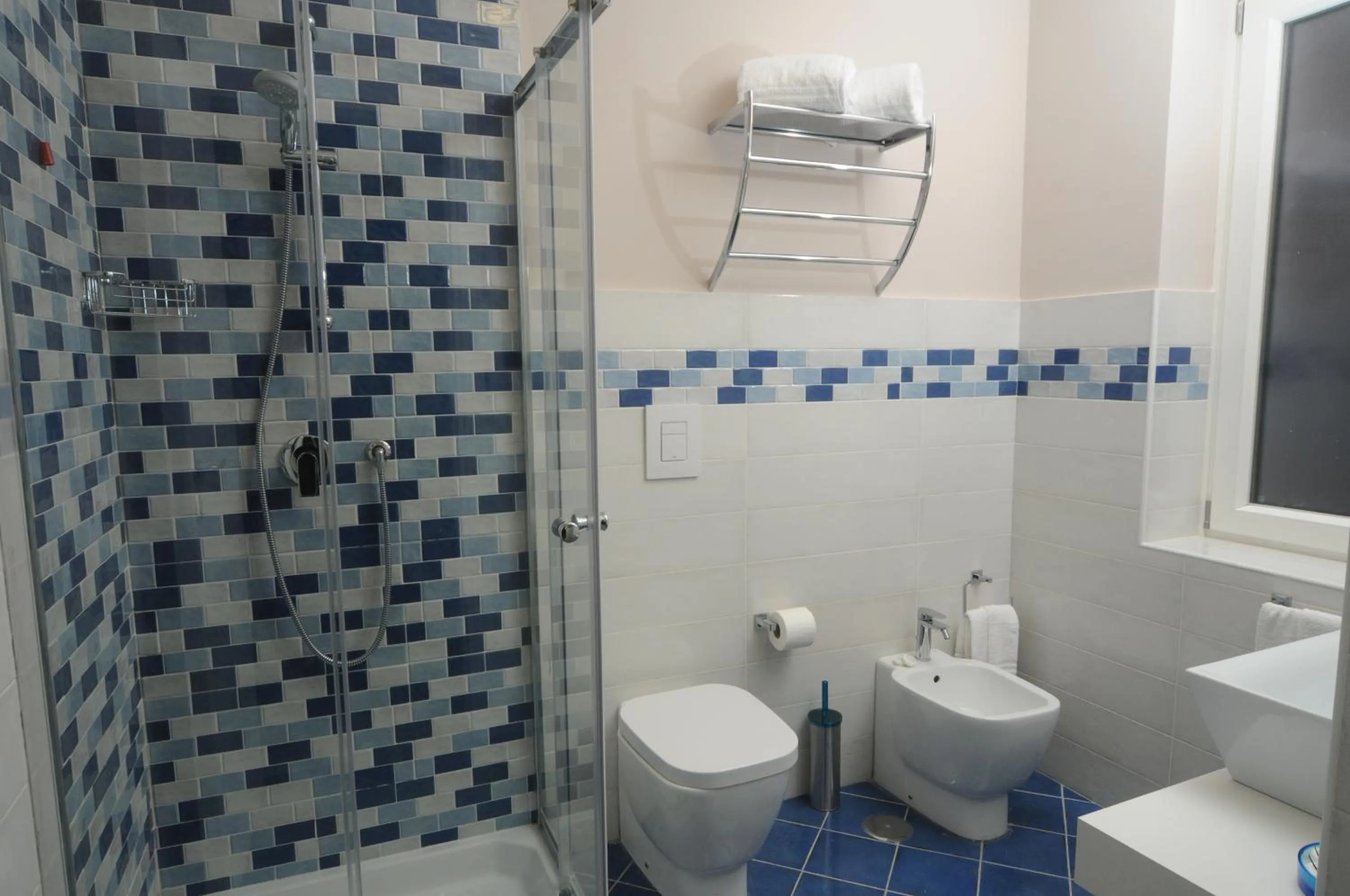 Shower in La Casa di Giorgio B&B