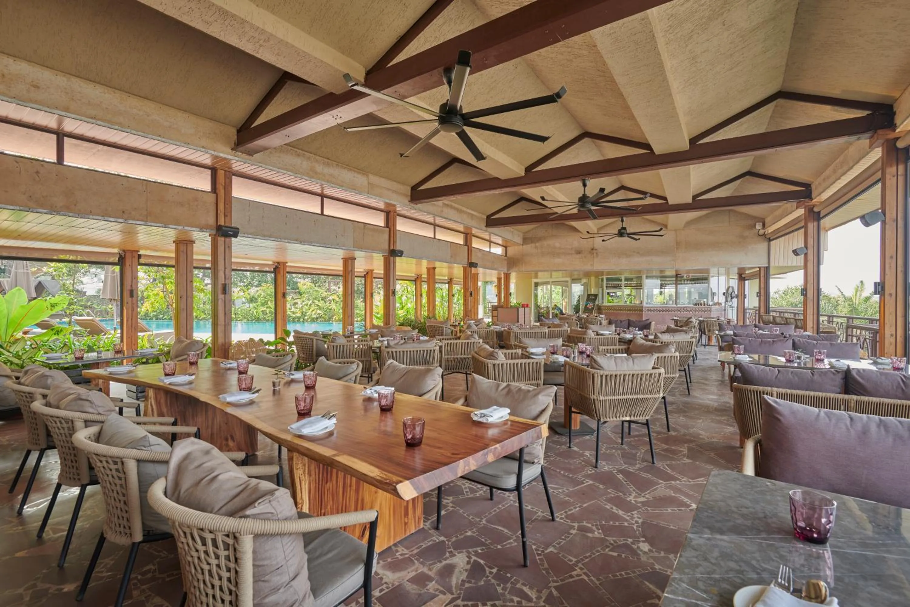 Restaurant/places to eat in Athiva Resort & Spa Khandala - Formerly Dukes Retreat