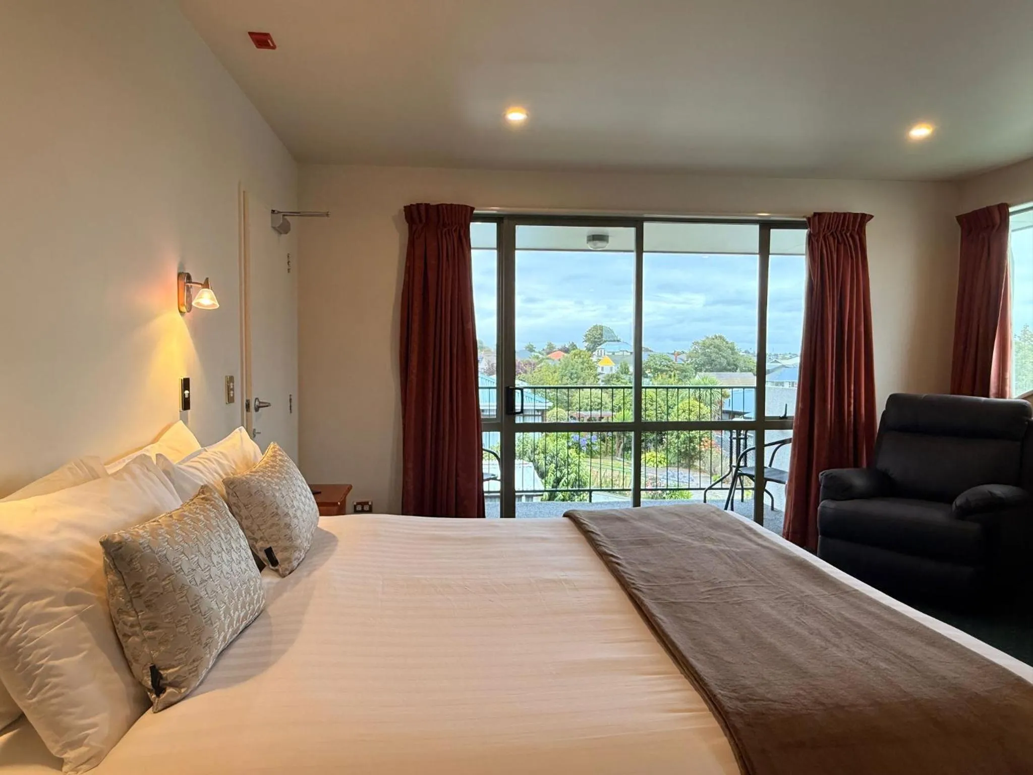 Bed in ASURE Ashley Motor Lodge