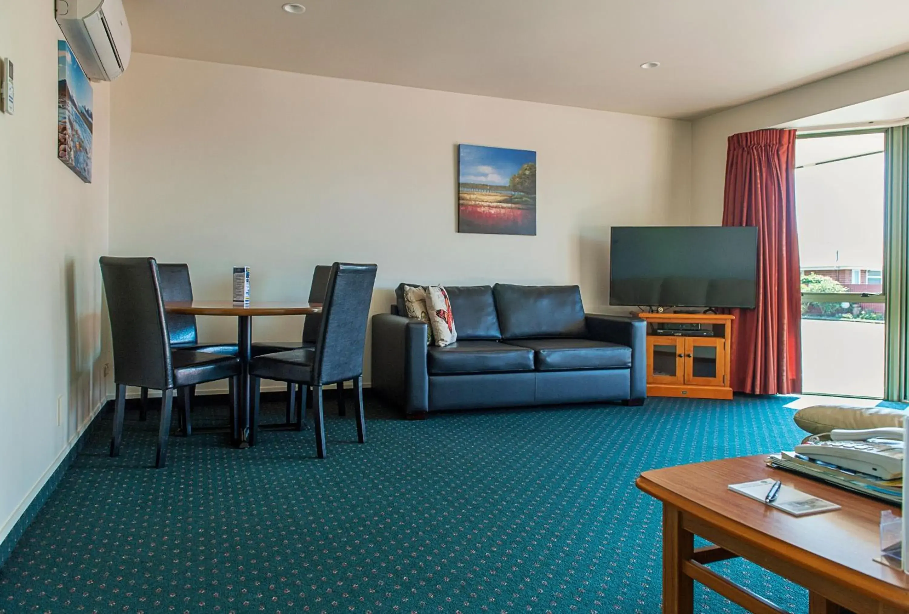 Two-Bedroom Apartment with Spa Bath in ASURE Ashley Motor Lodge Two-Bedroom Apartment with Spa Bath in ASURE Ashley Motor Lodge