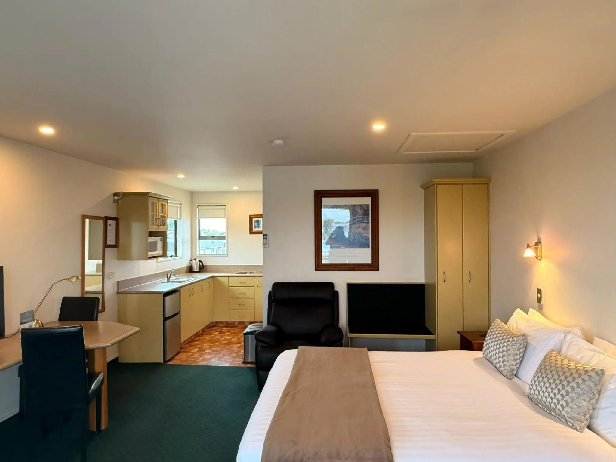 Photo of the whole room, Bed in ASURE Ashley Motor Lodge