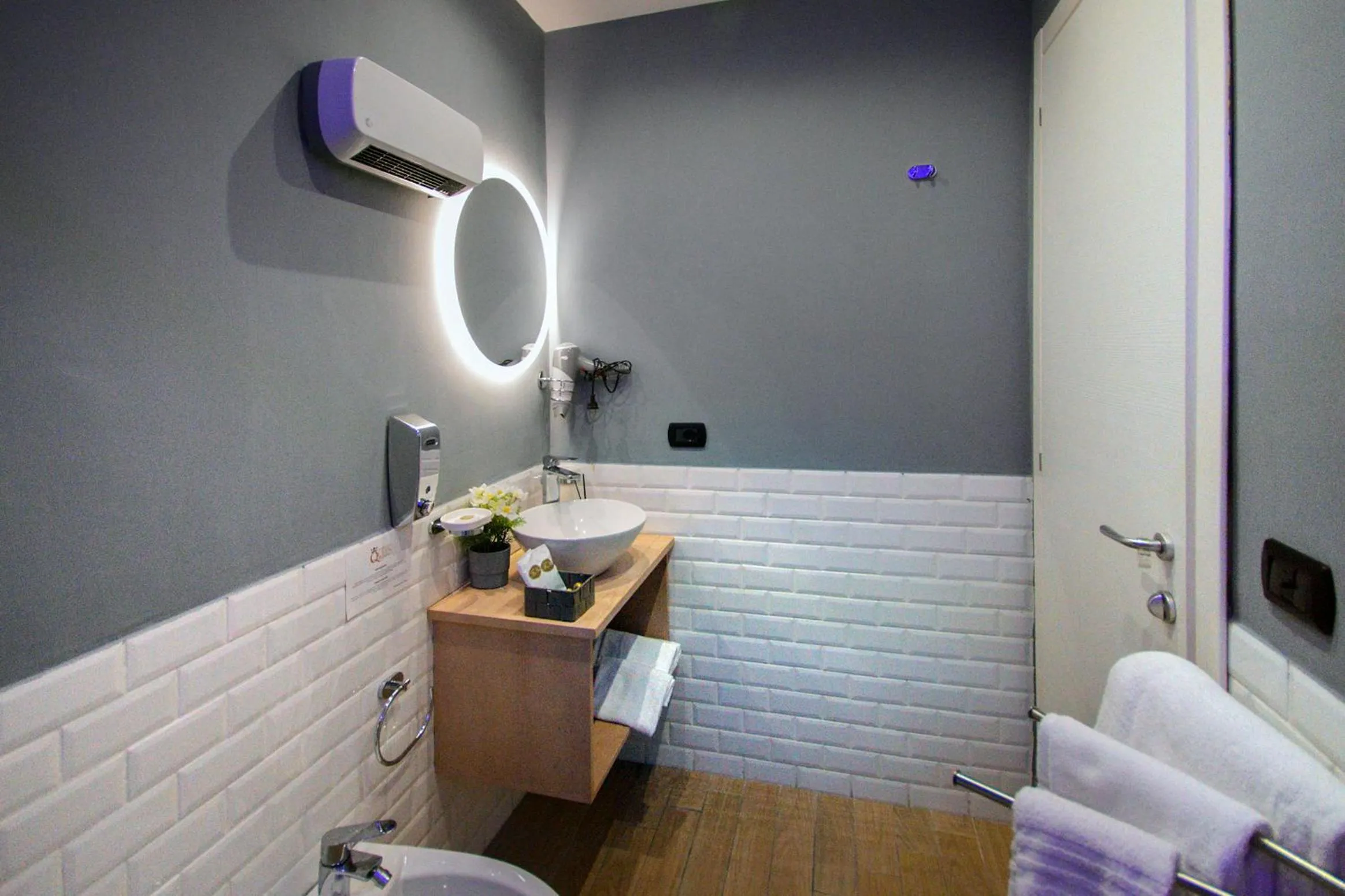 Toilet in B&B Sorrento Queen