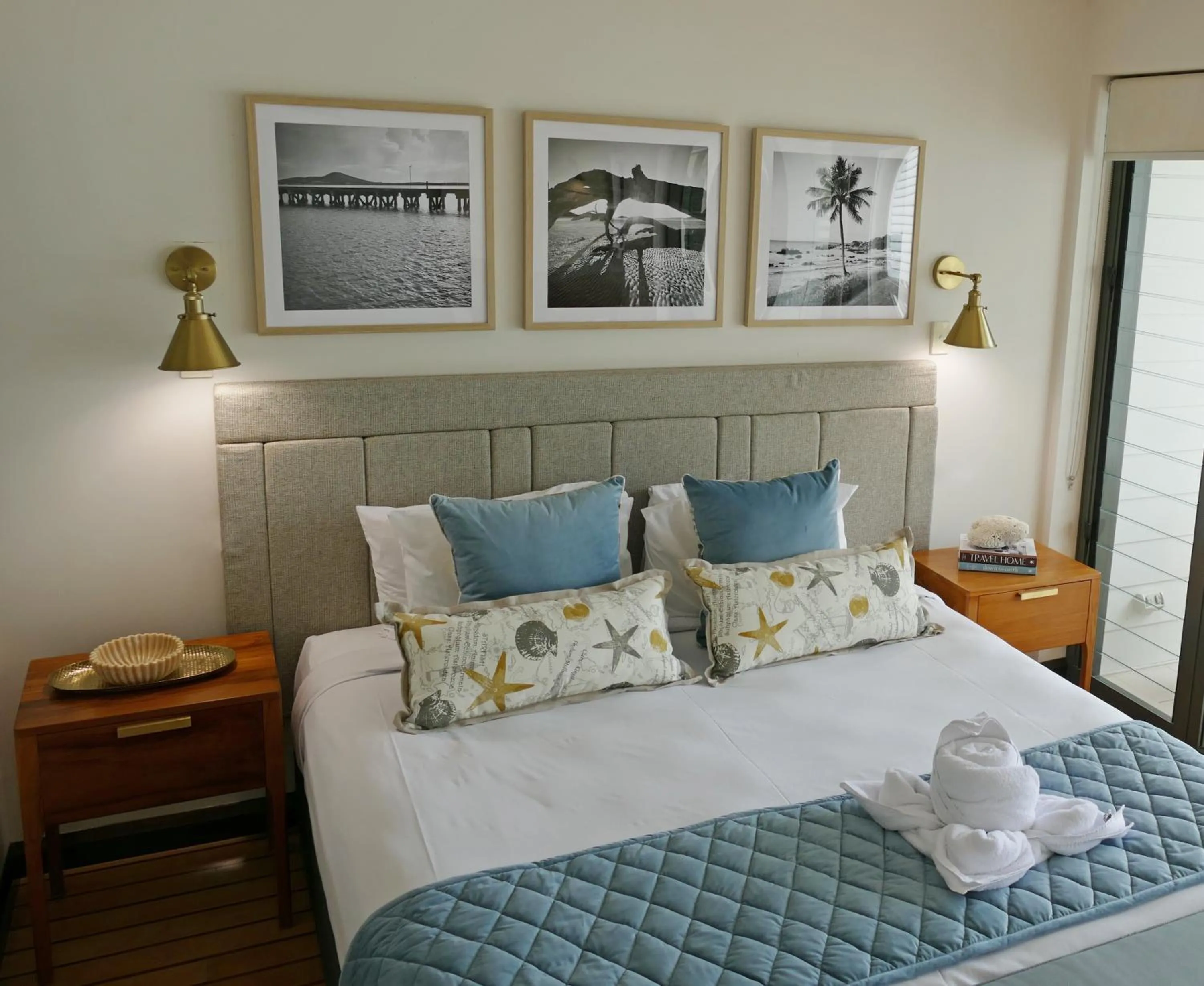 Bedroom, Bed in The Boathouse Apartments
