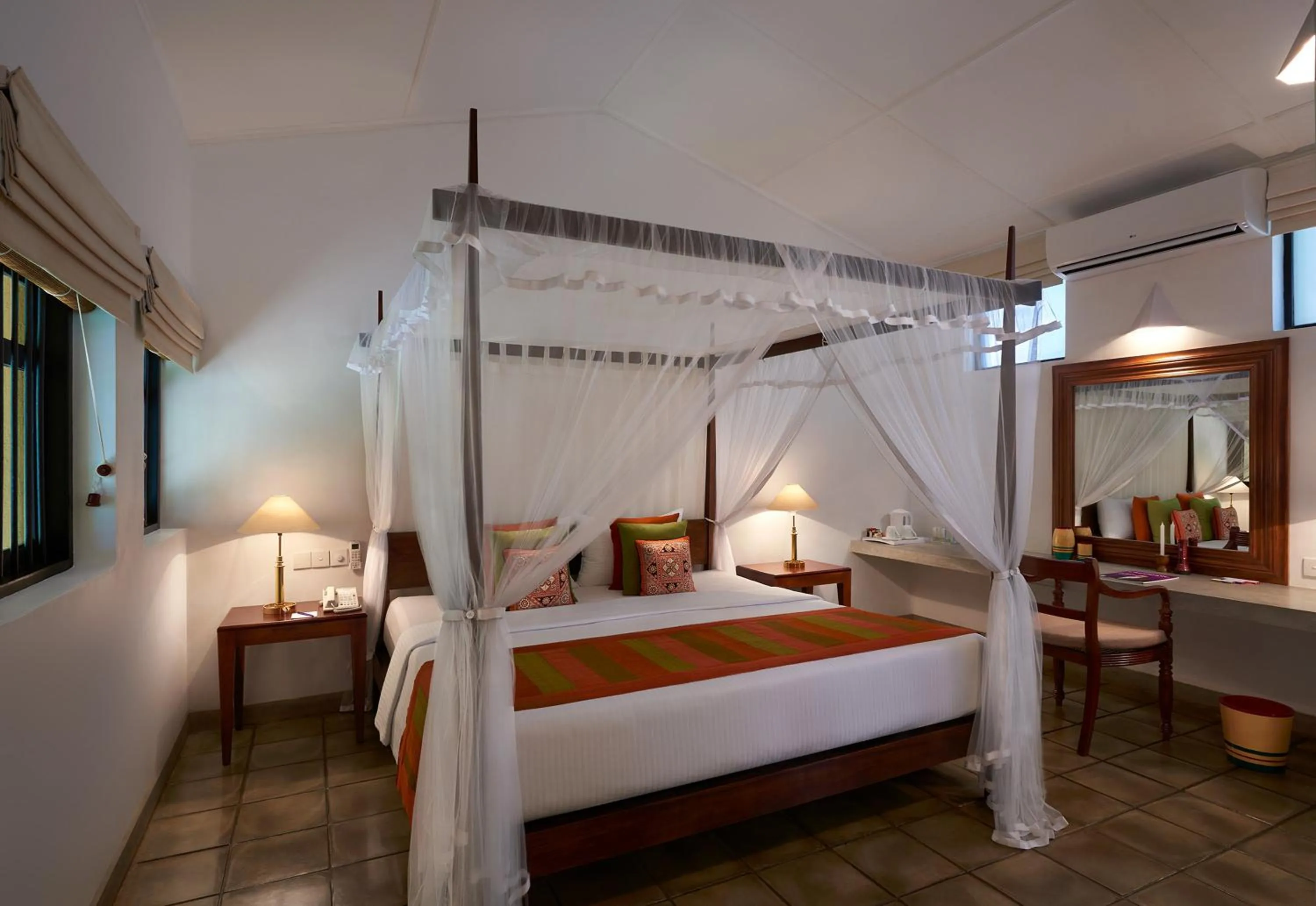 Photo of the whole room, Bed in Habarana Village by Cinnamon