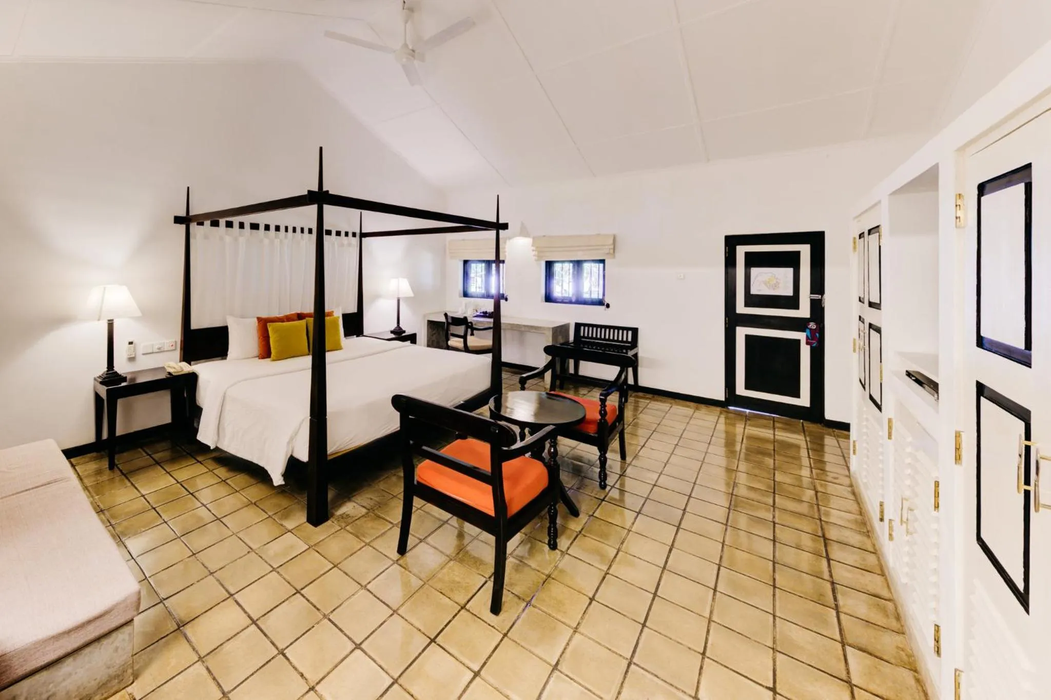 Photo of the whole room, Bed in Habarana Village by Cinnamon