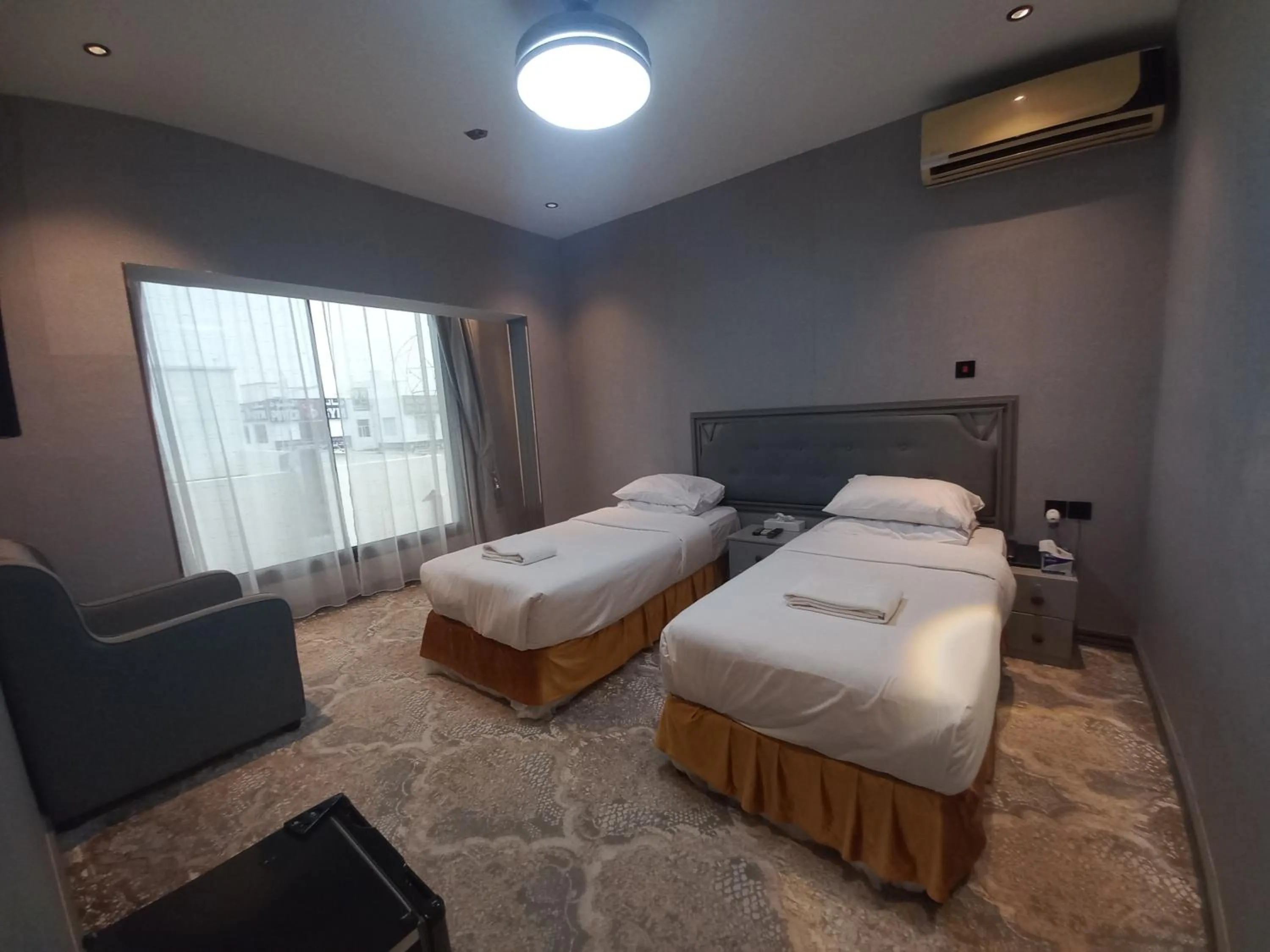 Bedroom, Bed in Sur Hotel