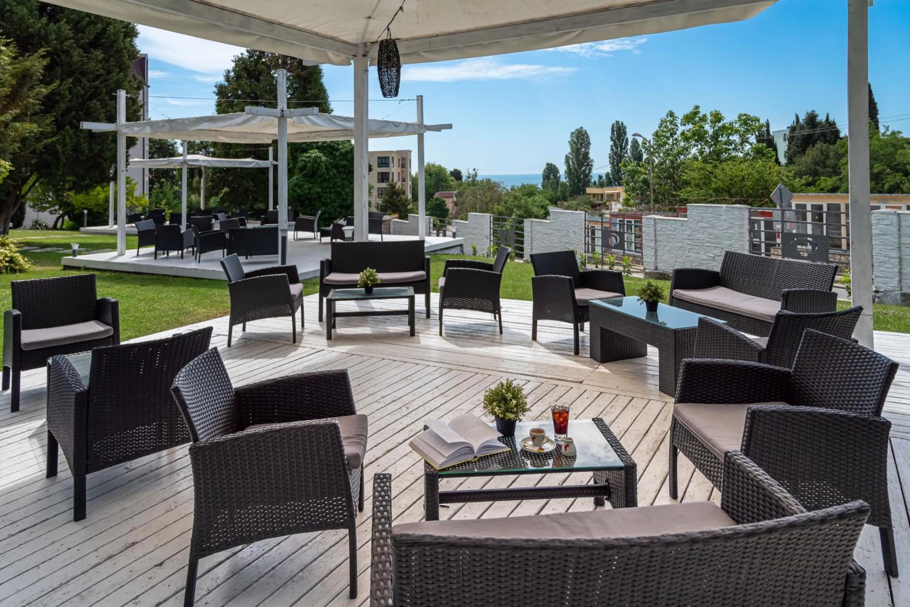 Garden in Detelina Hotel