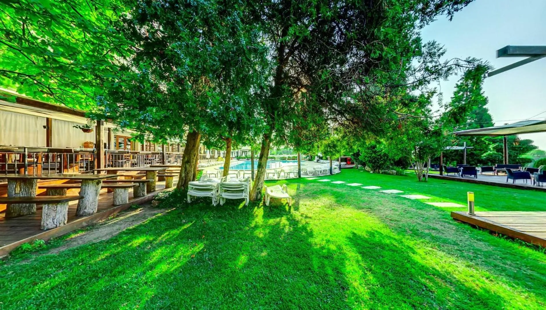 Garden in Detelina Hotel