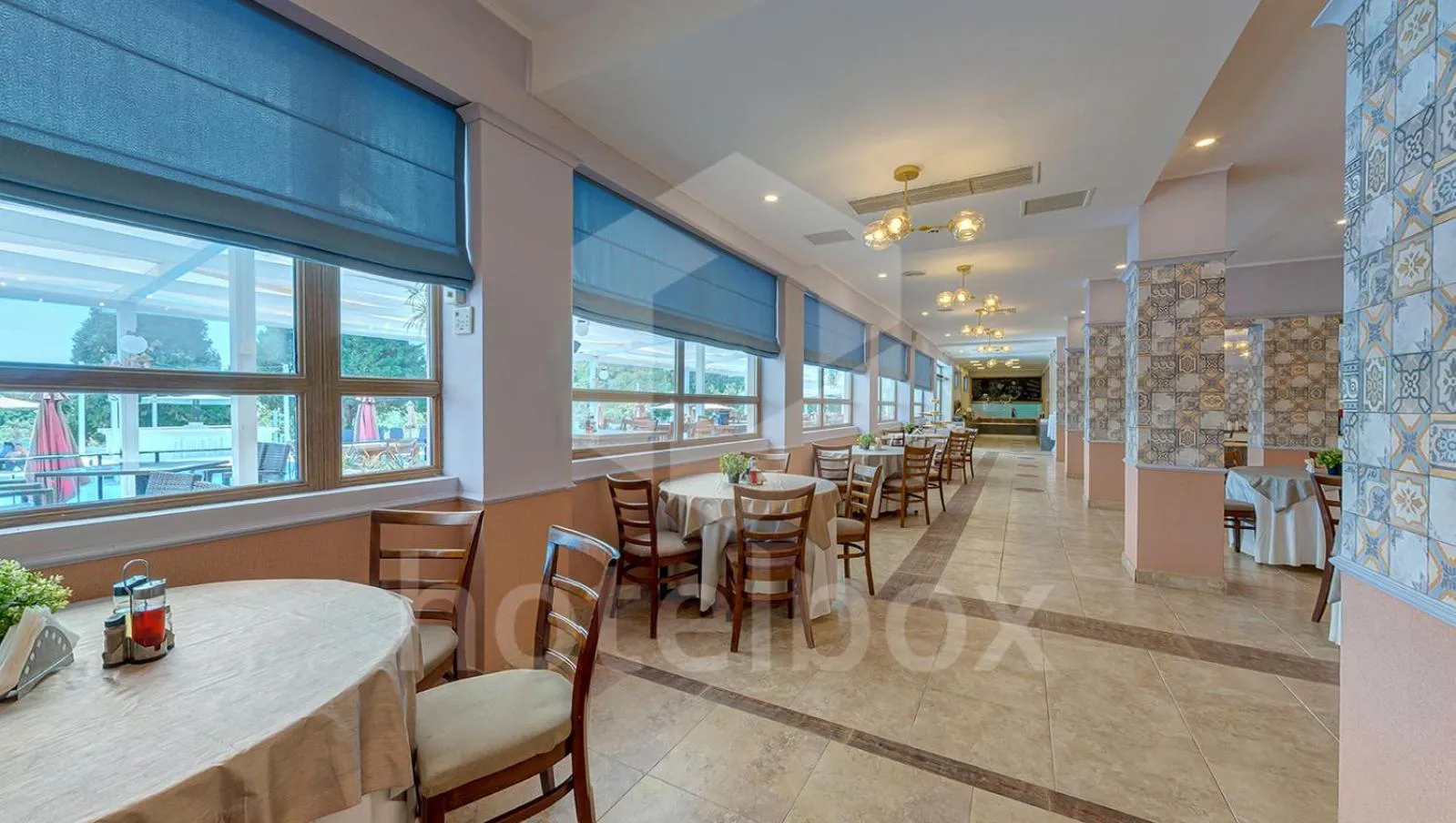 Restaurant/places to eat in Detelina Hotel