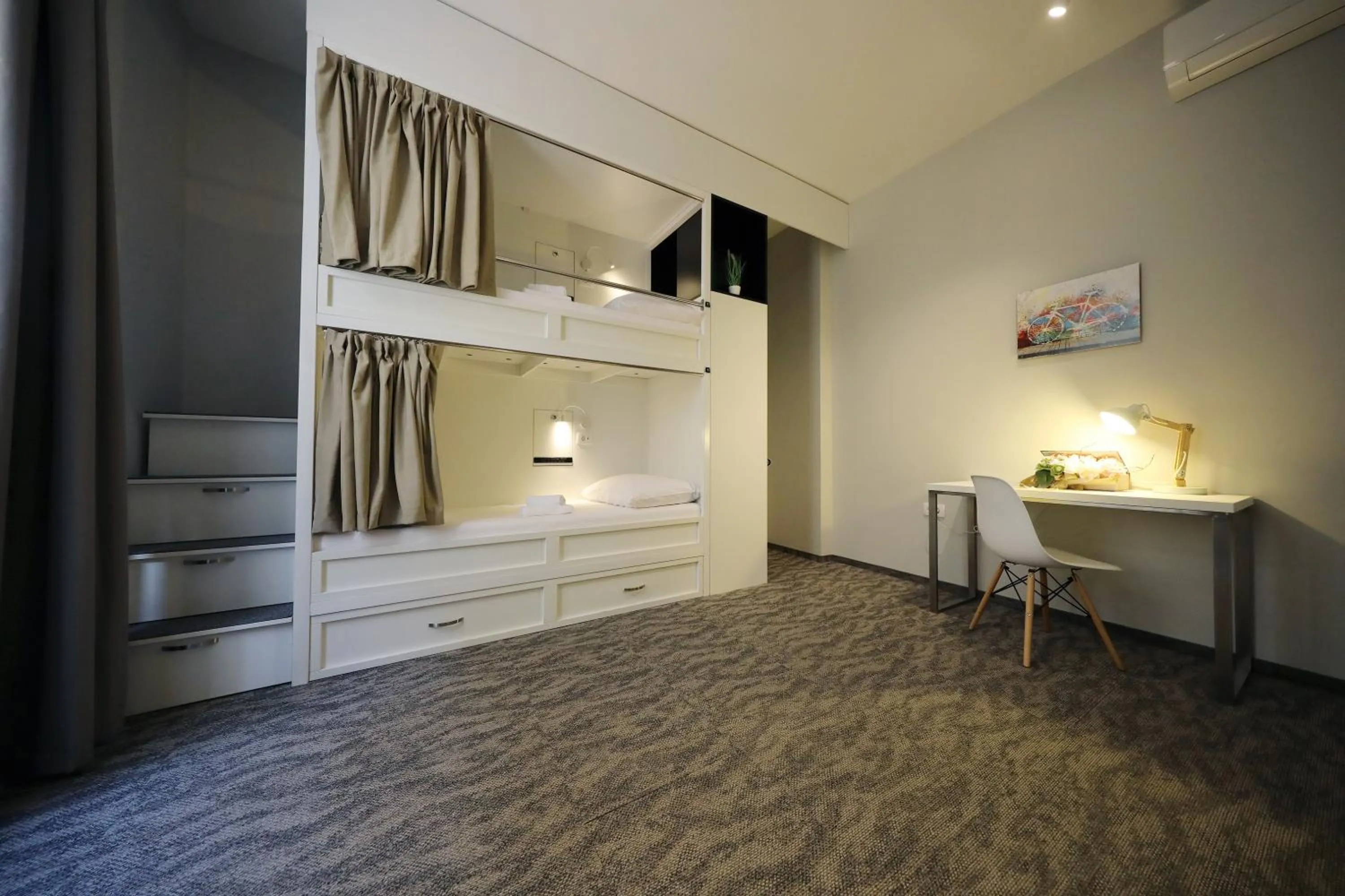 Bedroom, Bed in Downtown Boutique Hostel