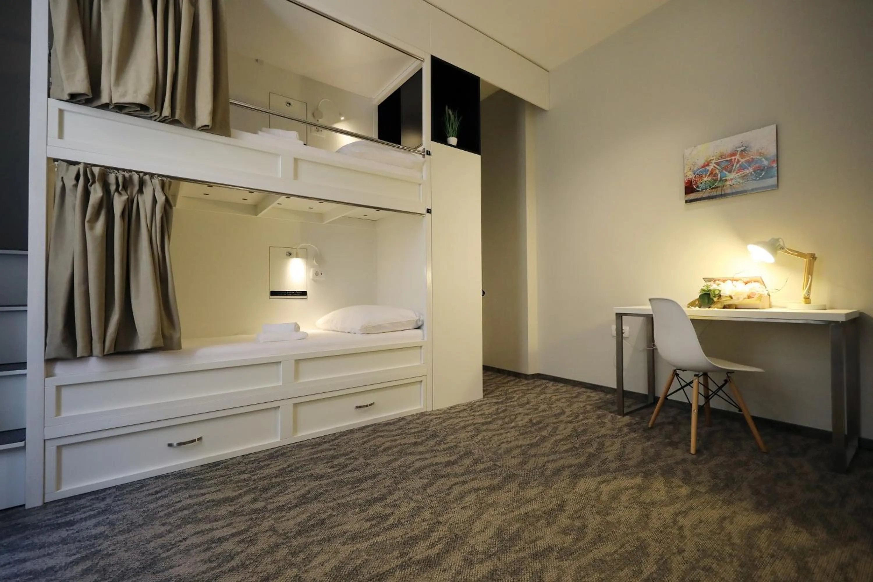 Bedroom, Bed in Downtown Boutique Hostel