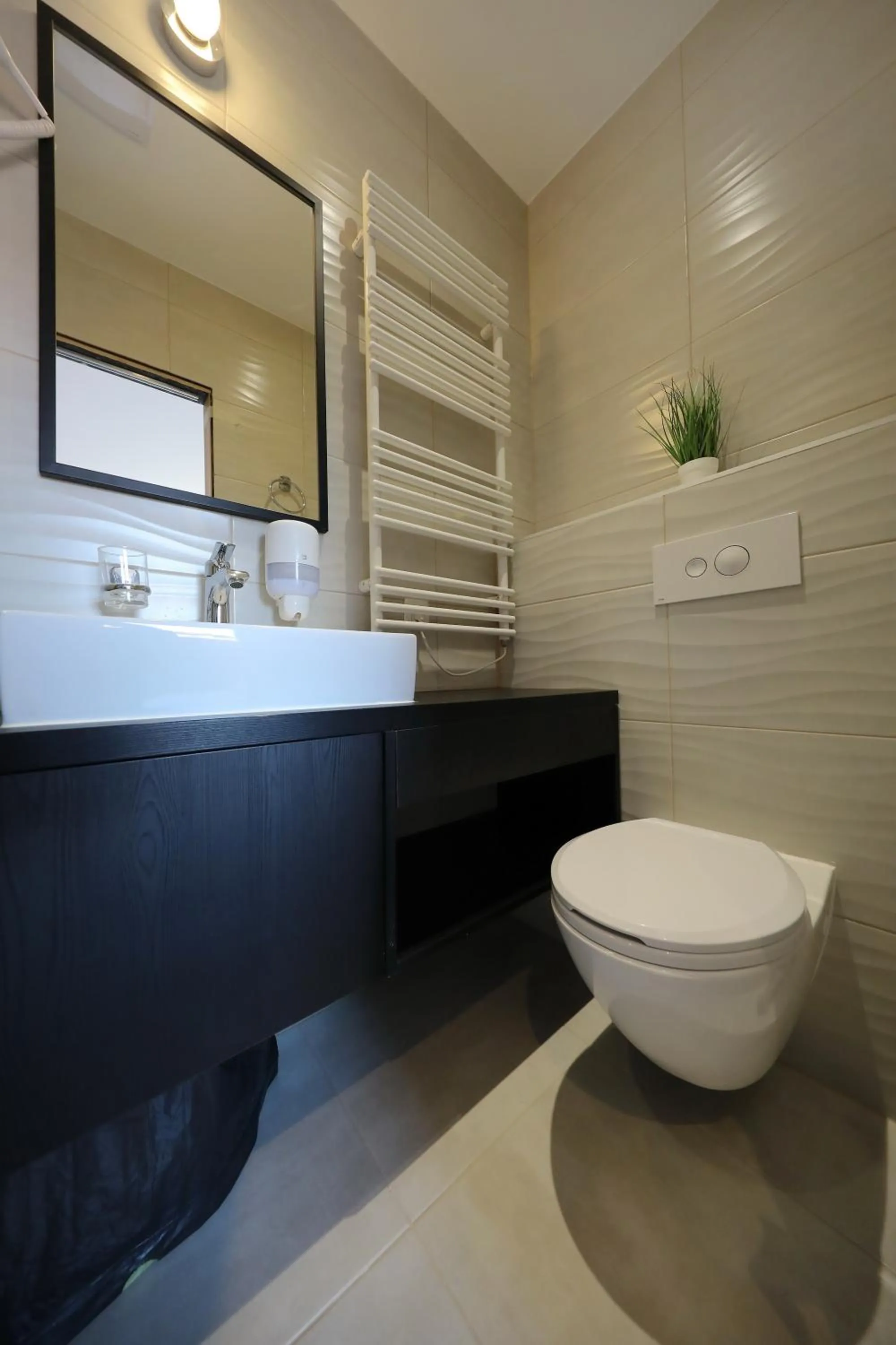 Toilet in Downtown Boutique Hostel