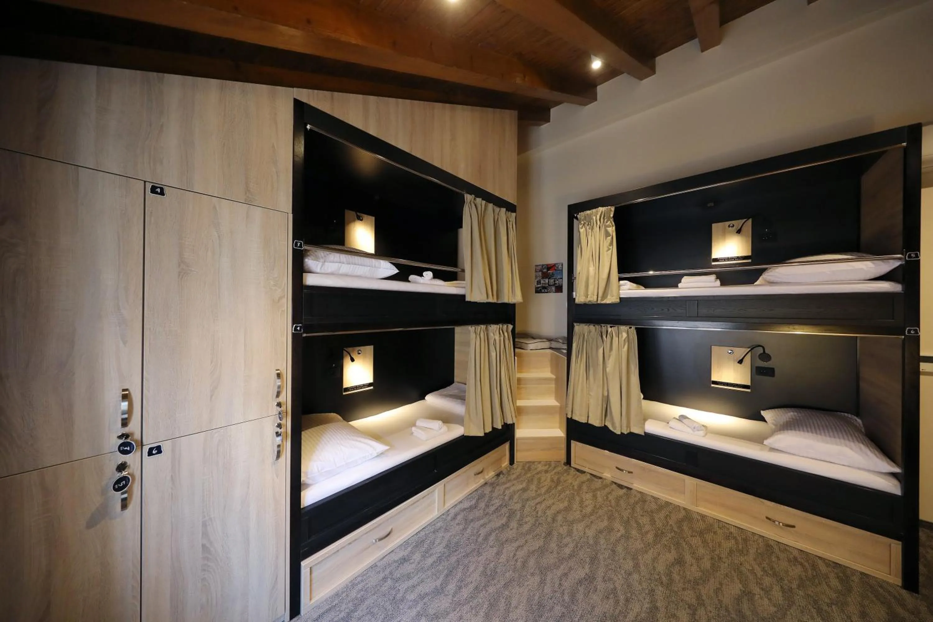 Bedroom, Bed in Downtown Boutique Hostel