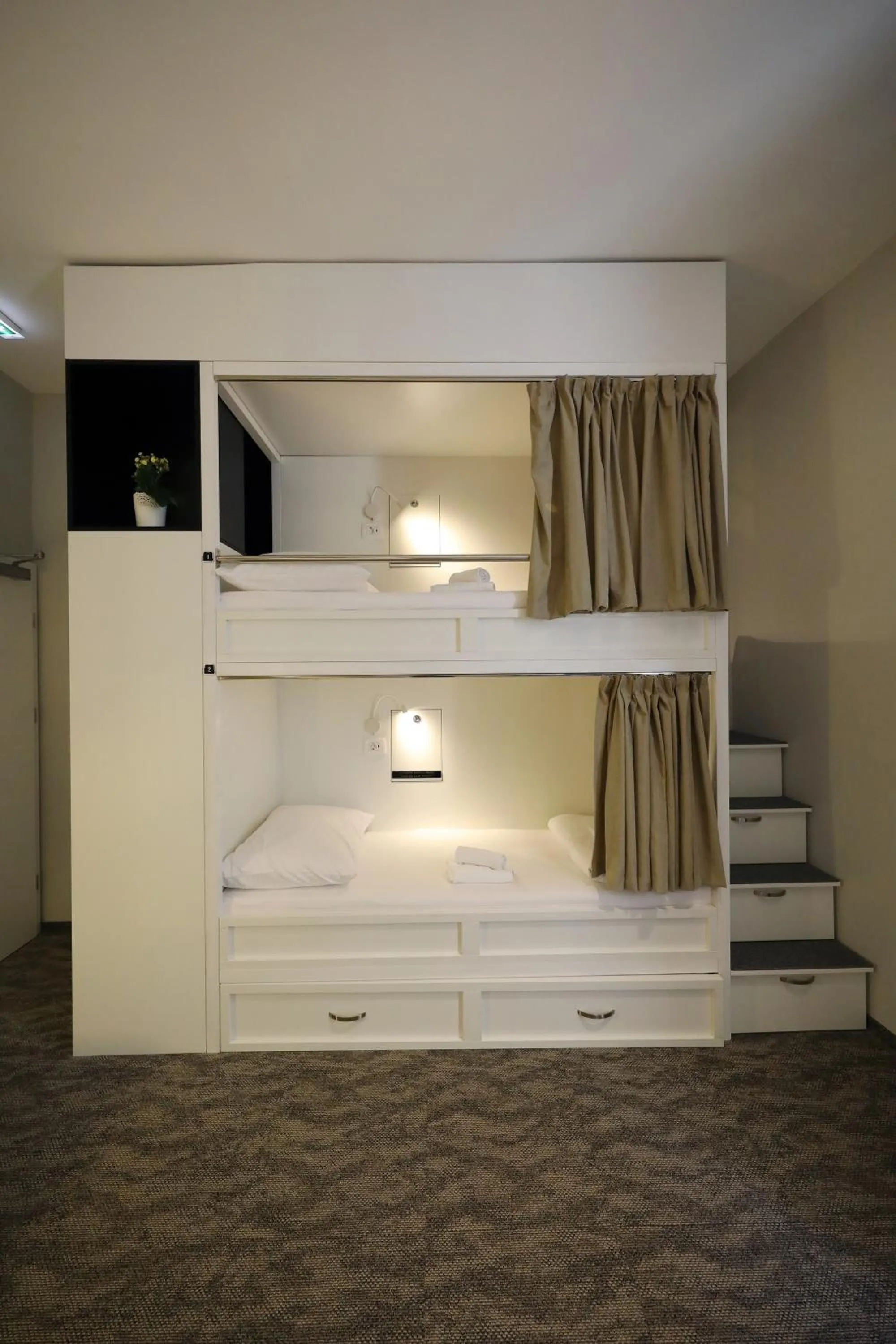 Bedroom, Bed in Downtown Boutique Hostel