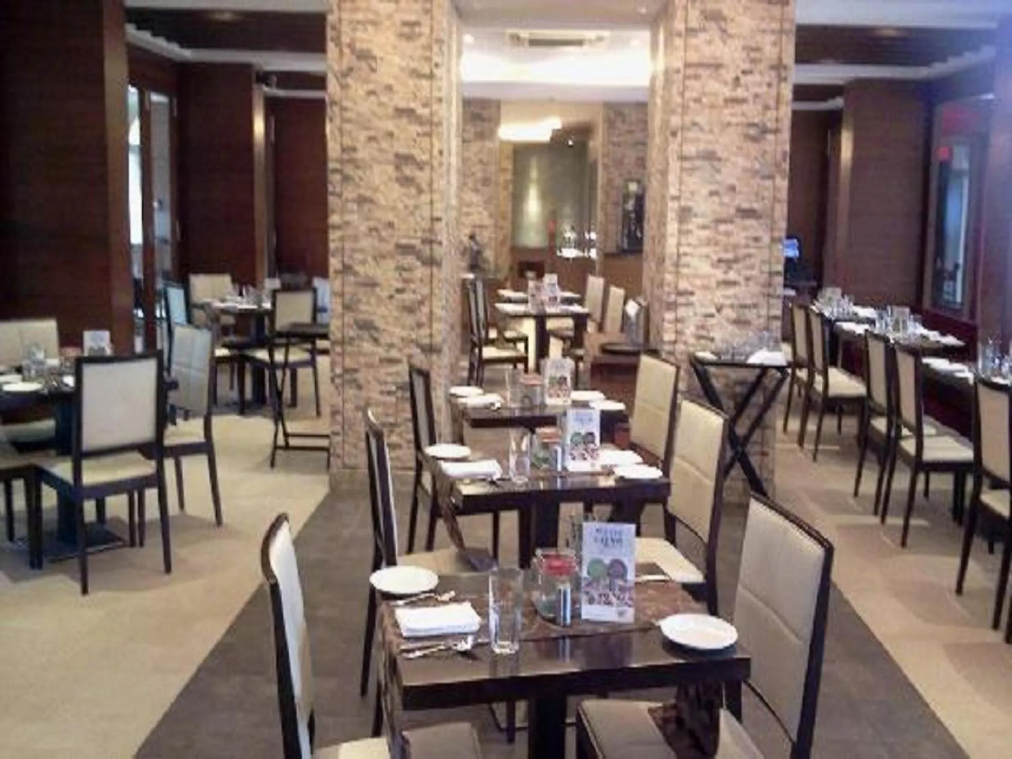 Restaurant/places to eat in Evershine Resort & Spa