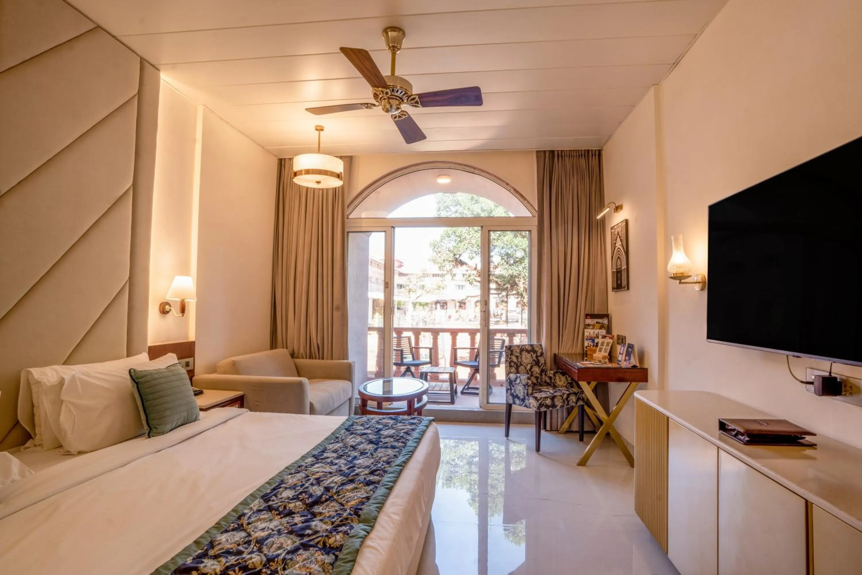 Bed in Evershine Resort & Spa