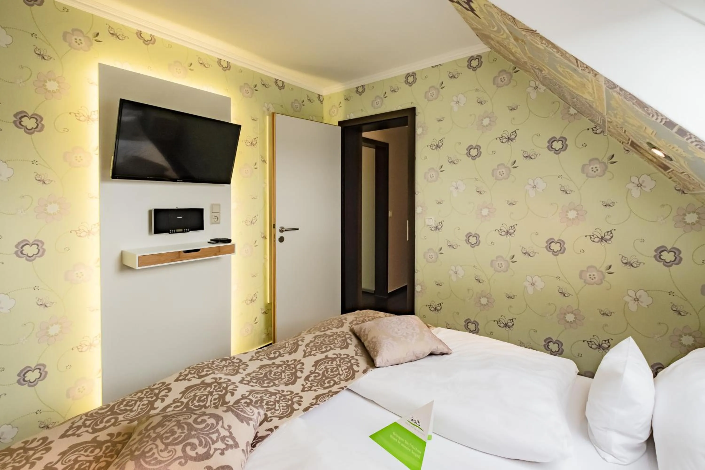 Photo of the whole room, Bed in Retro Design Hotel