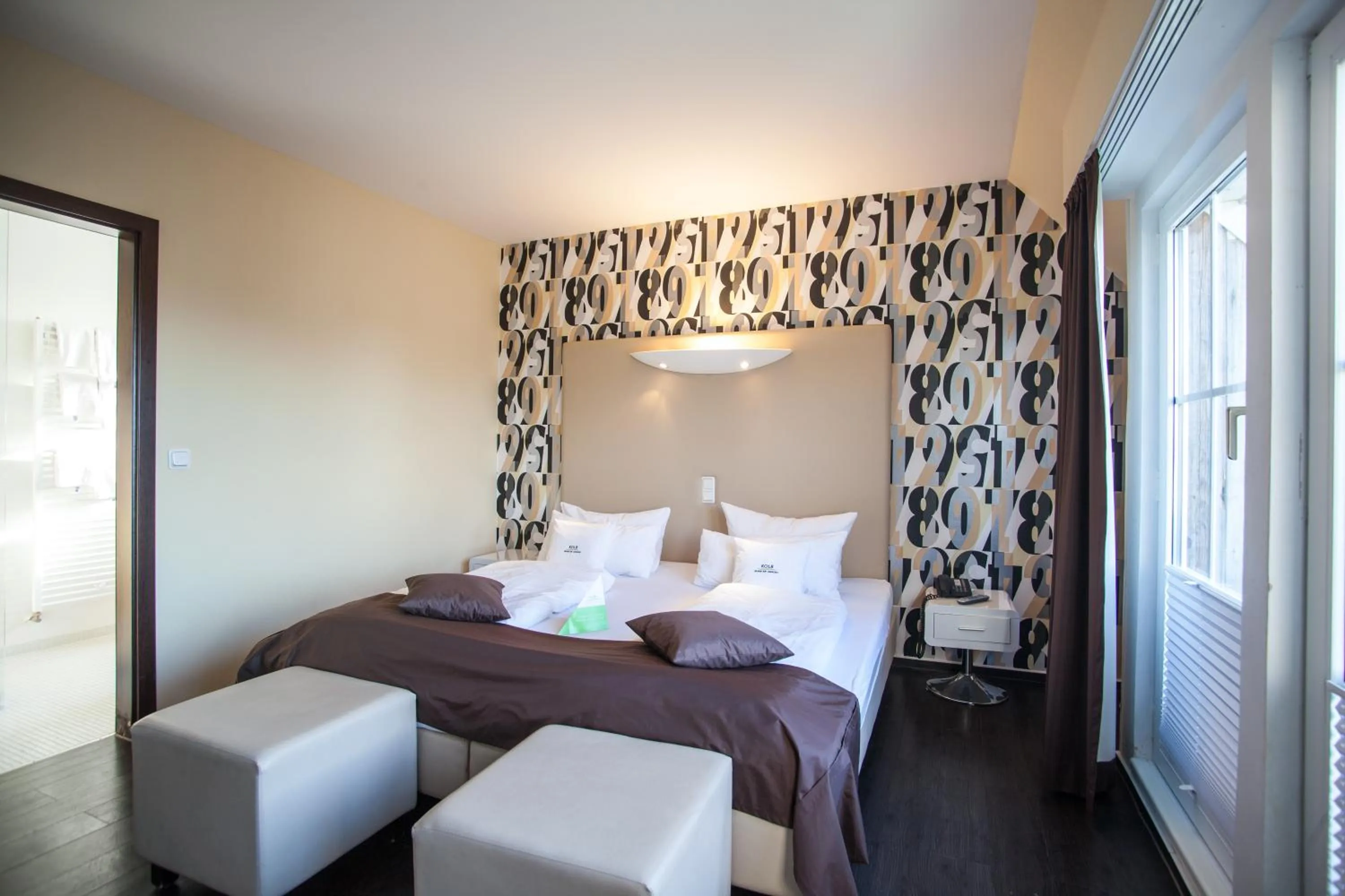 Photo of the whole room, Bed in Retro Design Hotel