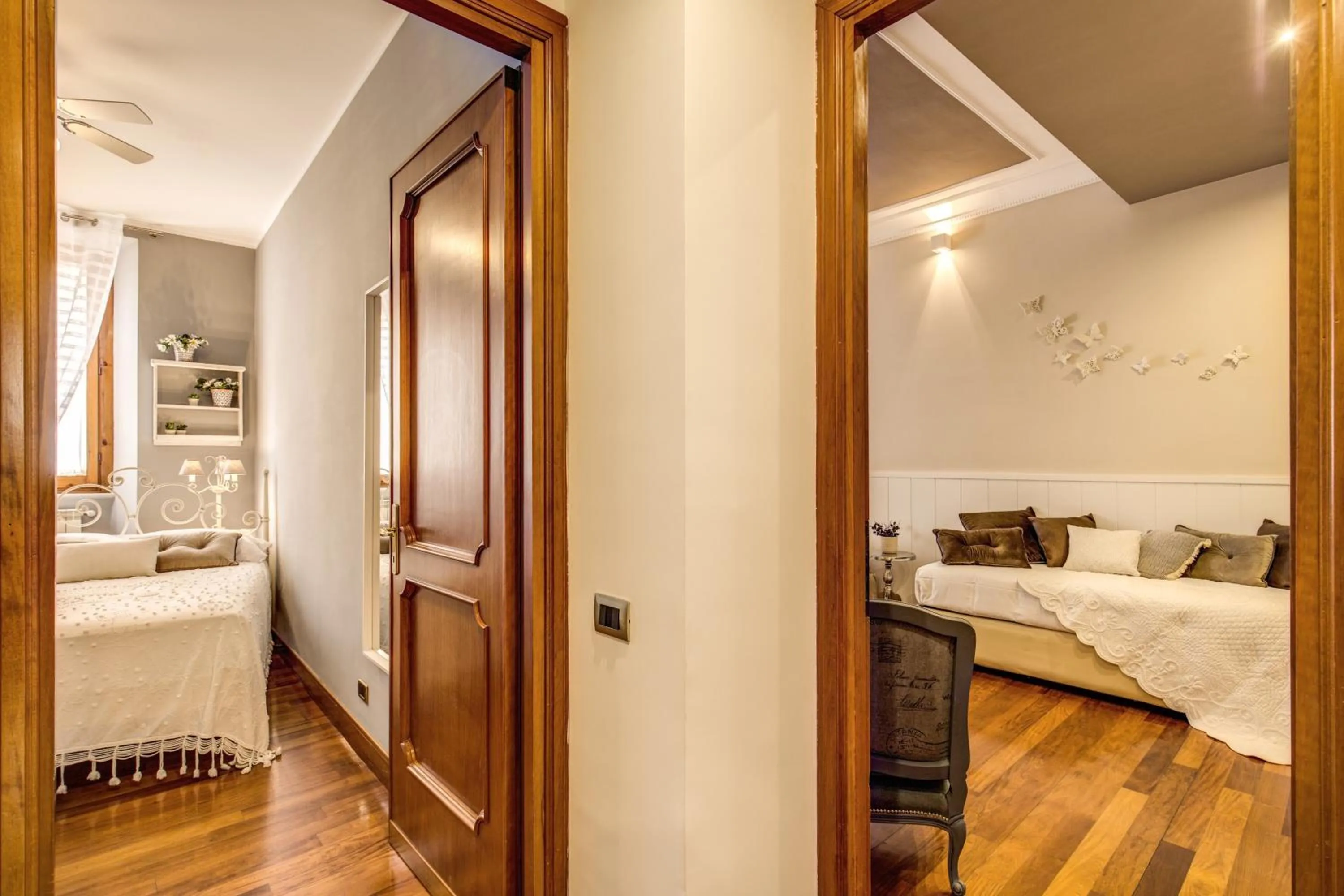 Photo of the whole room, Bed in Spanish Steps Miracle Suite