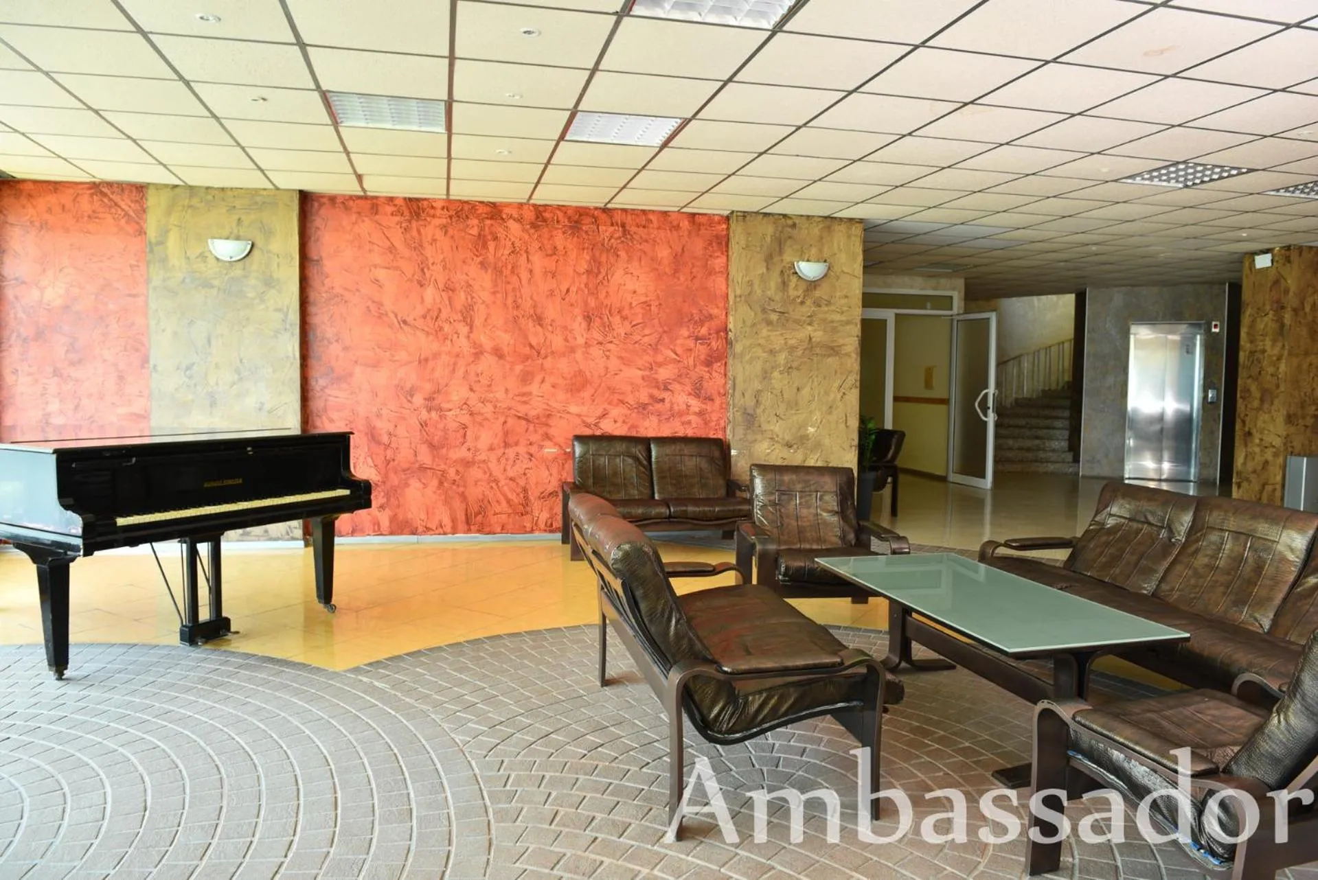 Hotel Ambassador - Free Parking